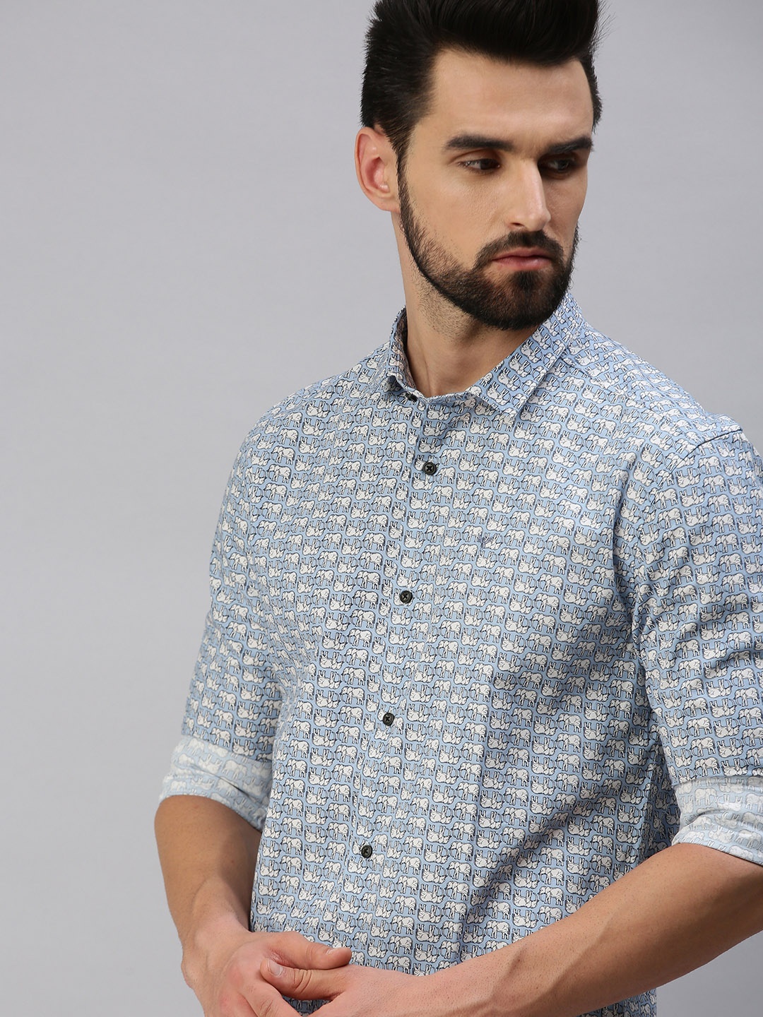 

SHOWOFF Men Blue Comfort Slim Fit Floral Printed Casual Shirt
