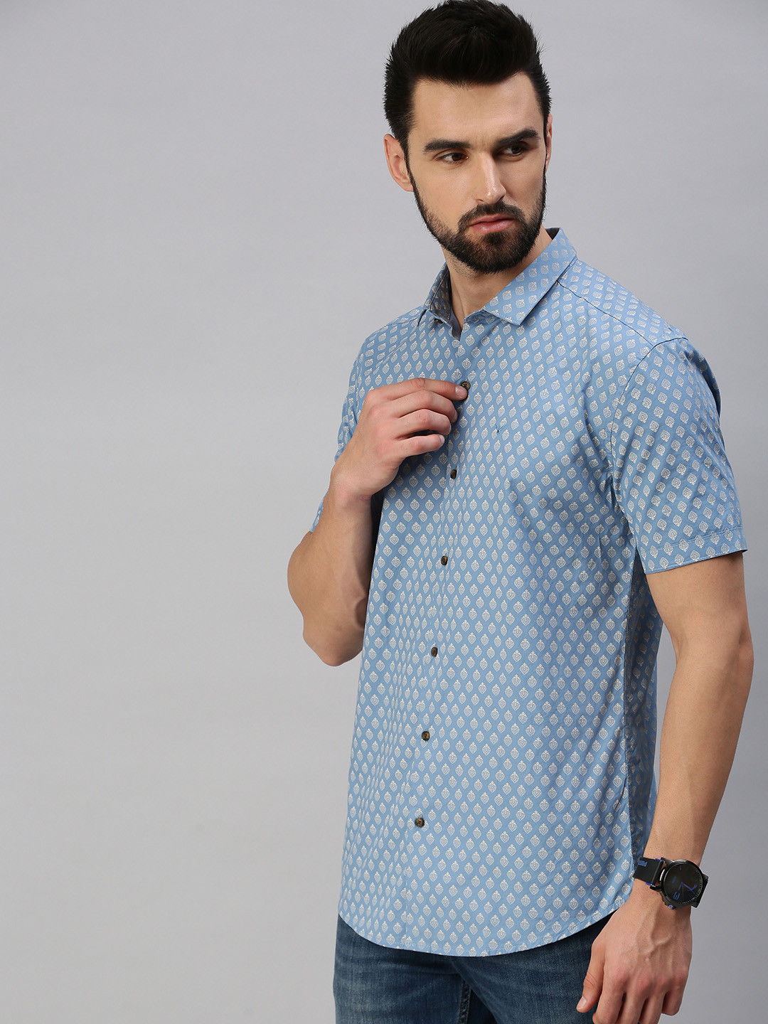 

SHOWOFF Men Blue Premium Slim Fit Geometric Printed Casual Shirt