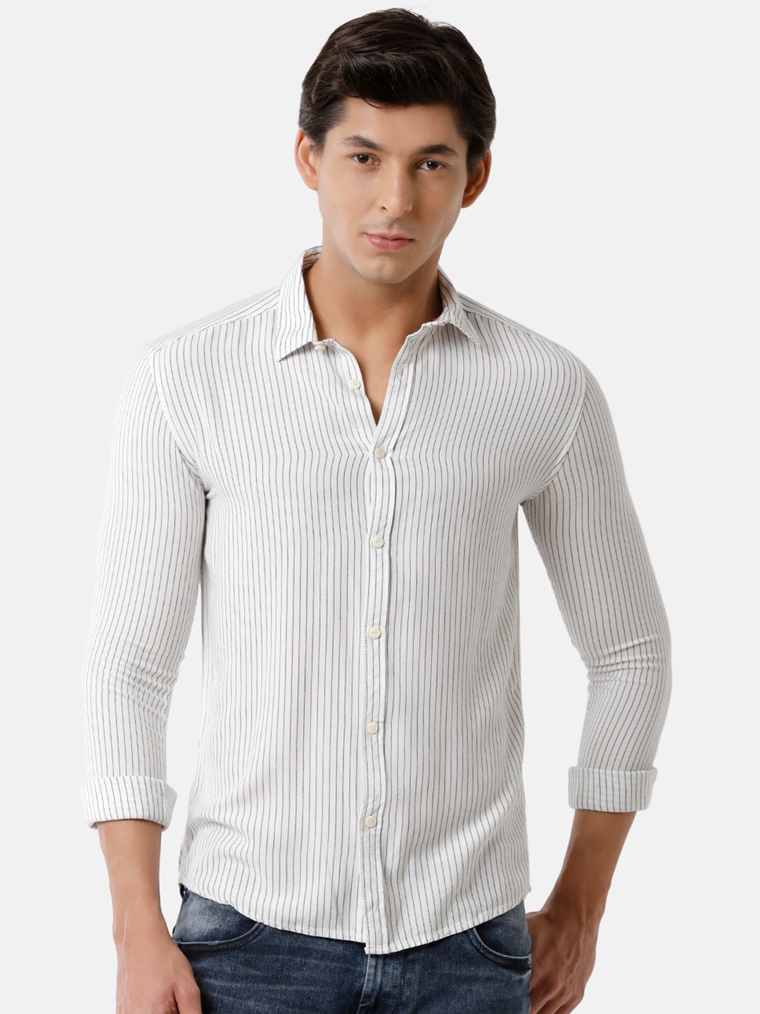 

Voi Jeans Men White Classic Slim Fit Striped Casual Shirt