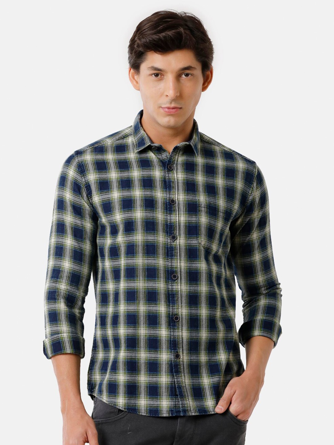

Voi Jeans Men Blue Classic Slim Fit Checked Casual Shirt