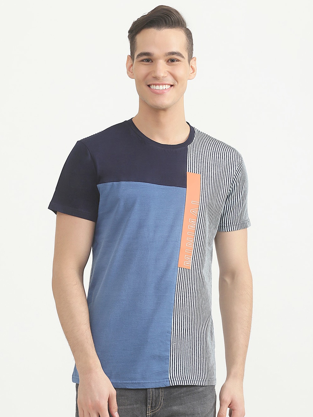 

United Colors of Benetton Men Blue Colourblocked Extended Sleeves T-shirt