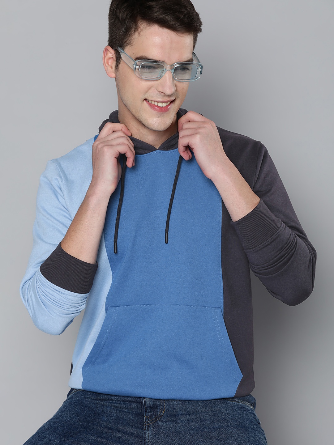 

HERE&NOW Men Charcoal Grey & Blue Colourblocked Hooded Sweatshirt