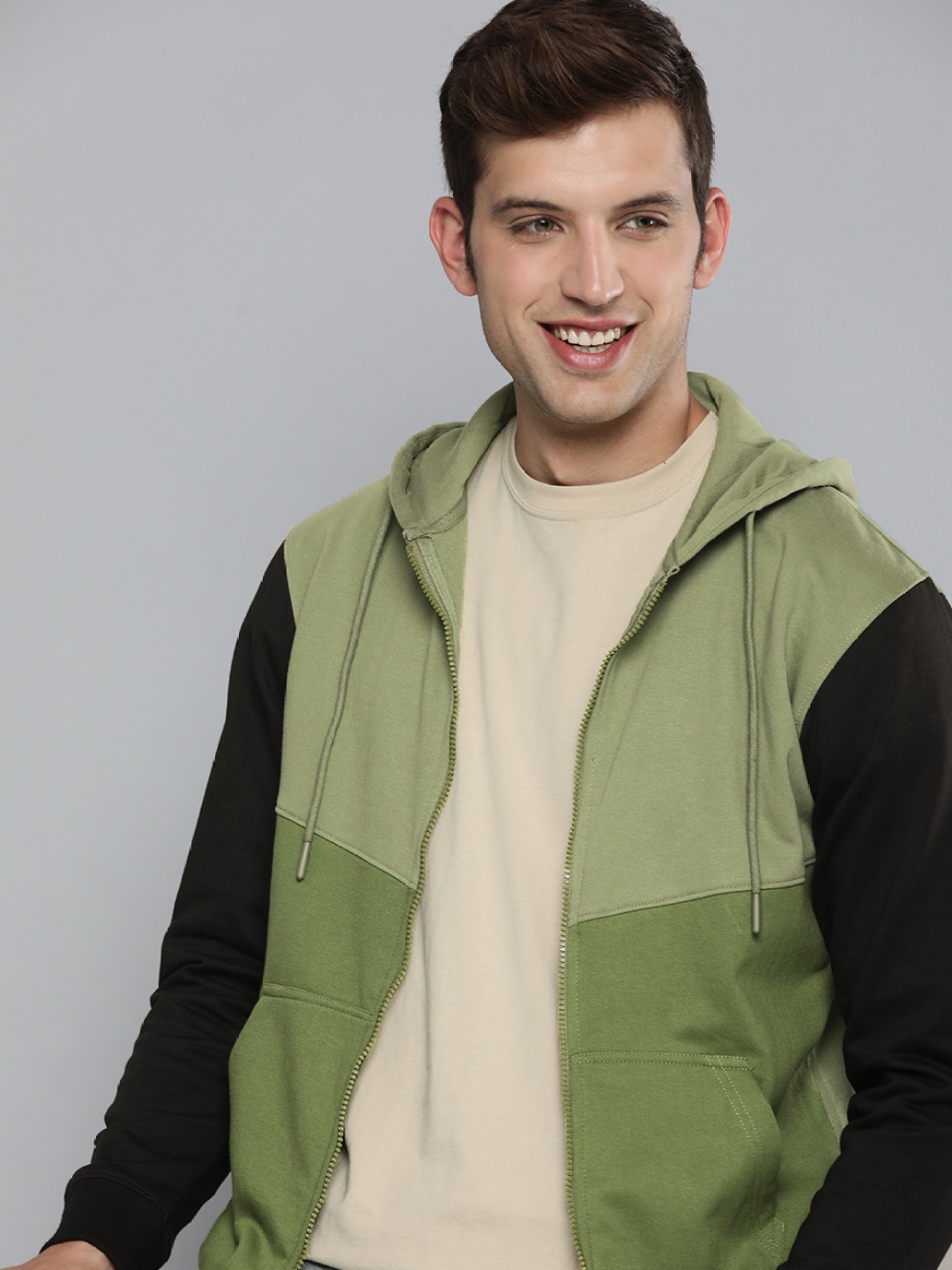 

HERE&NOW Men Green Colourblocked Hooded Sweatshirt