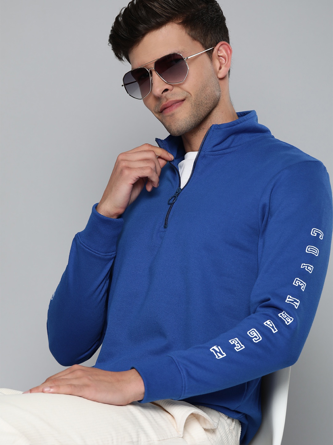 

HERE&NOW Men Blue Solid Sweatshirt