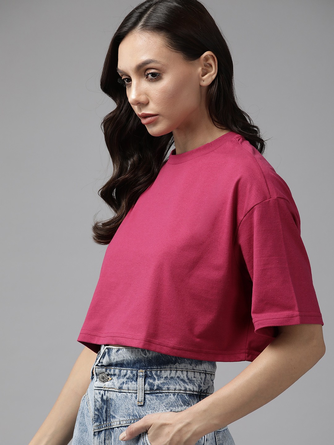 

Roadster Women Fuchsia Solid Drop-Shoulder Sleeves Oversized Crop T-shirt