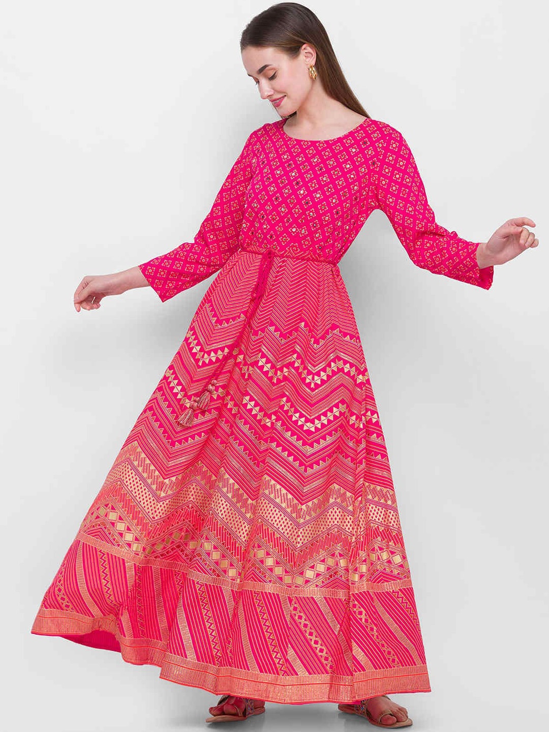 

ZOLA Women Pink Geometric Dyed Keyhole Neck Flared Sleeves Gotta Patti Anarkali Kurta