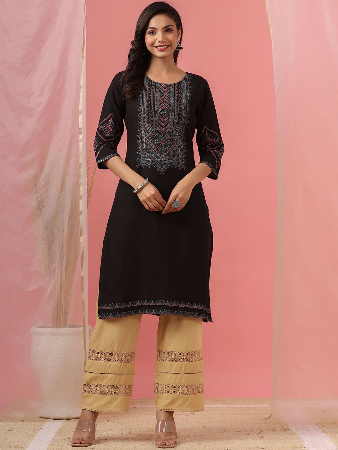 

Juniper Women Black Ethnic Motifs Yoke Design Kurta