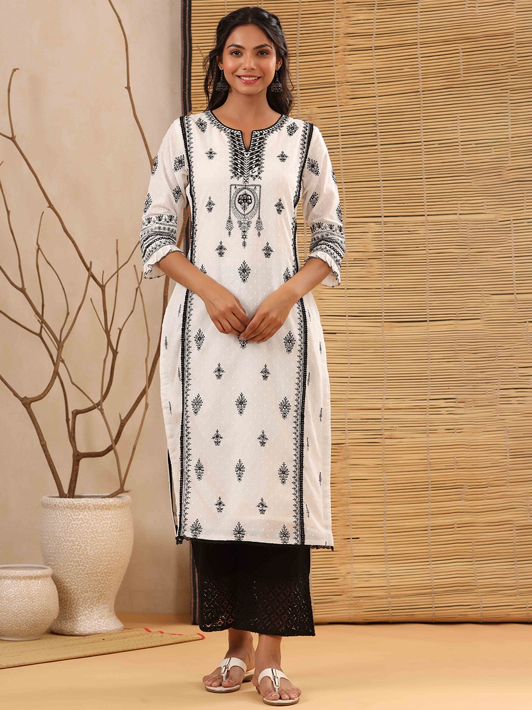 

Juniper Women White Ethnic Motifs Embroidered Kurta