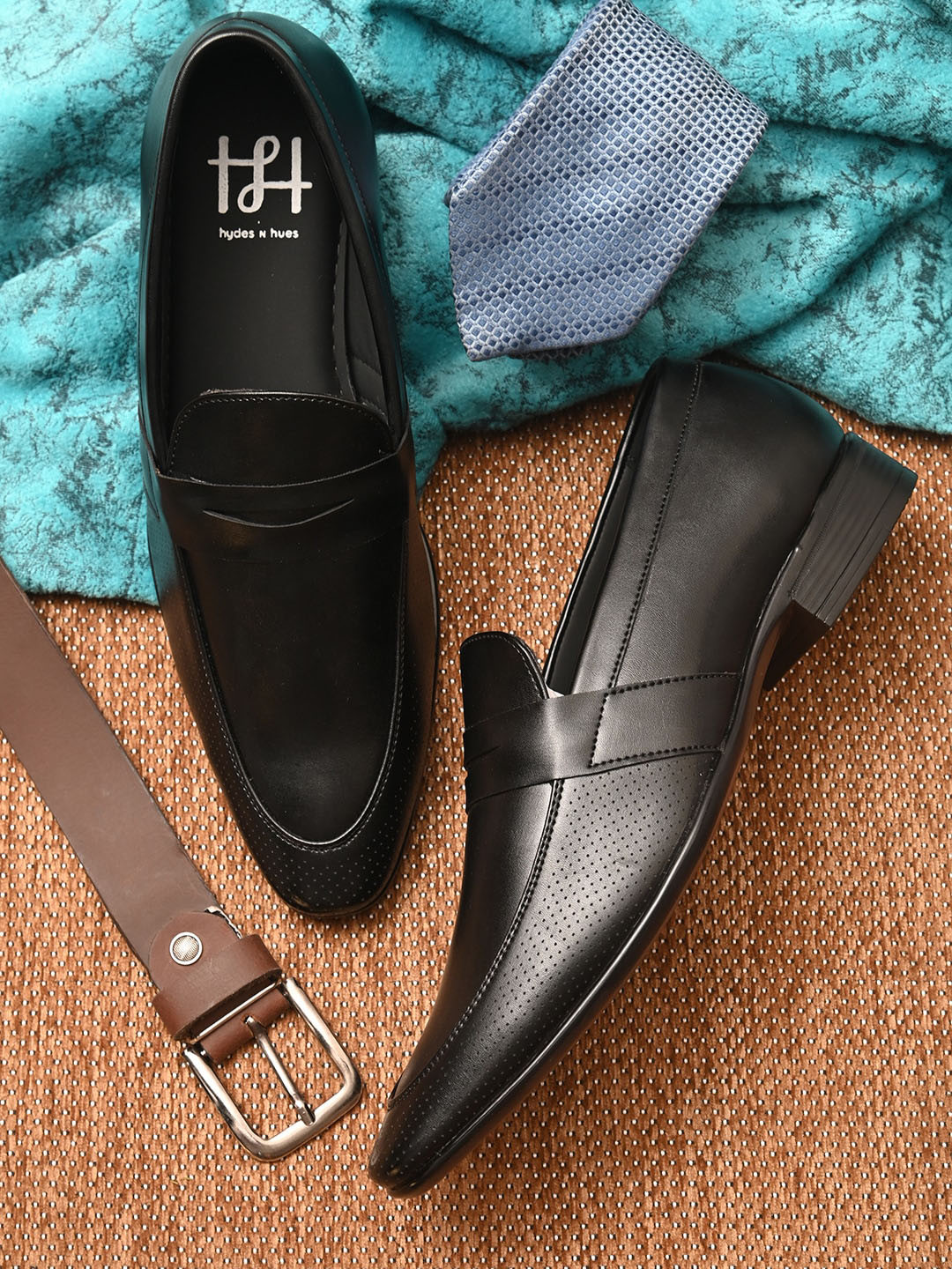 

Hydes N Hues Men Black Solid Formal Slip On Shoes