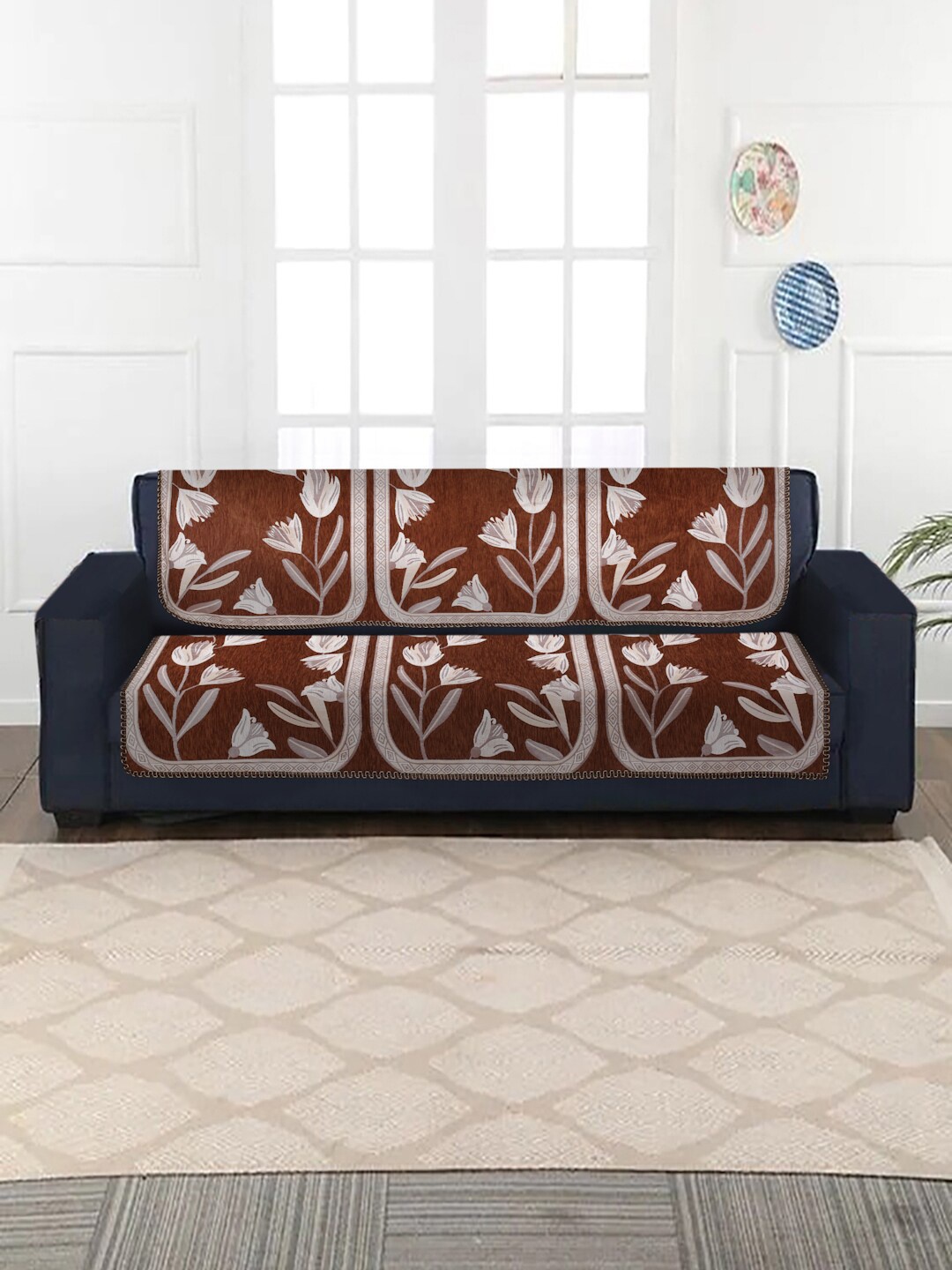 

MULTITEX Gold-Toned & Red Jacquard 5 Seater Sofa Cover
