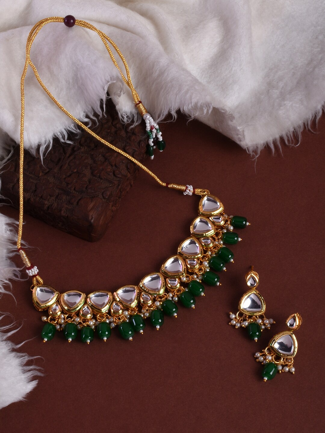 

STEORRA JEWELS Gold-Plated Green & White Kundan Studded & Beaded Choker Jewellery Set