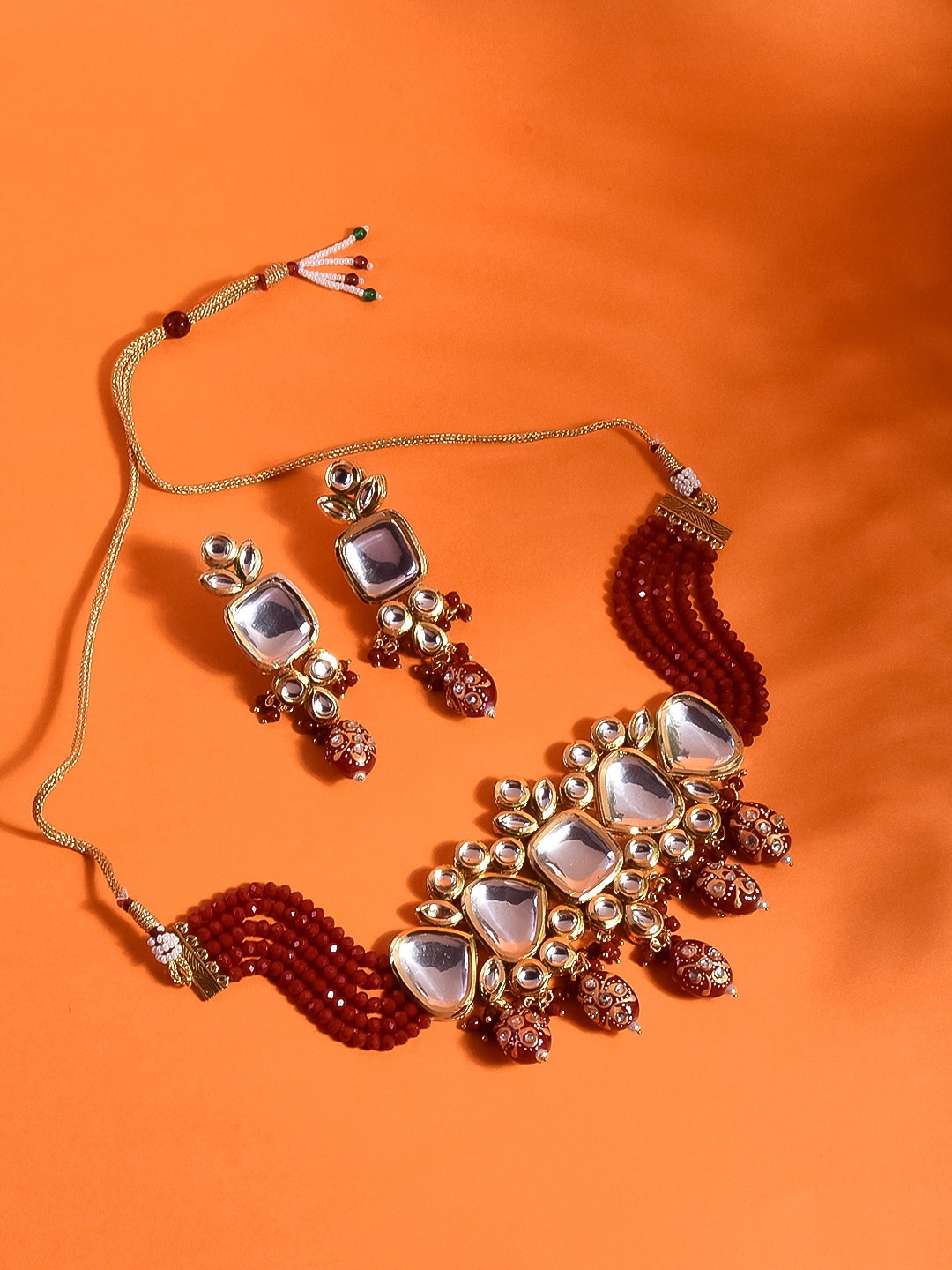 

STEORRA JEWELS Gold-Plated Red-Coloured White Kundan Studded Choker Necklace Set