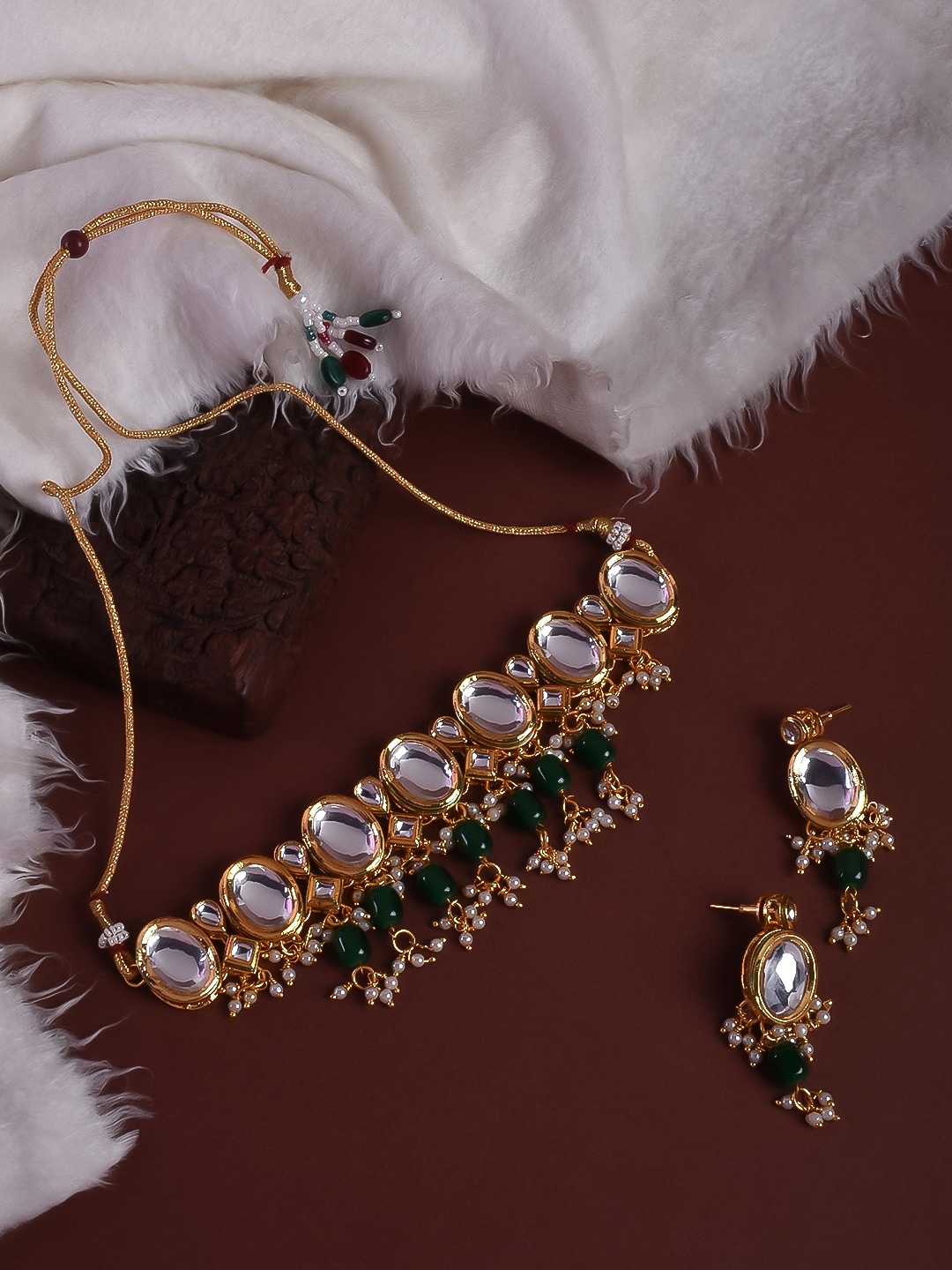 

STEORRA JEWELS Gold-Plated Green & White Kundan-Studded Jewellery Set