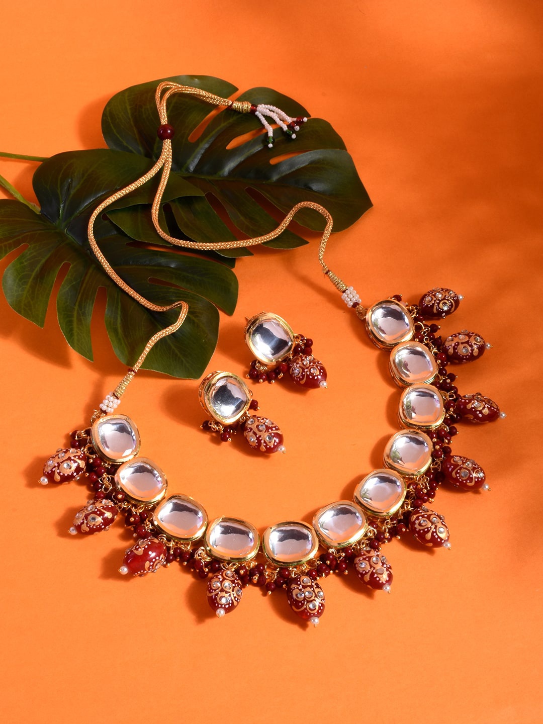 

STEORRA JEWELS Gold-Plated Red & White Kundan Studded & Beaded Jewellery Set