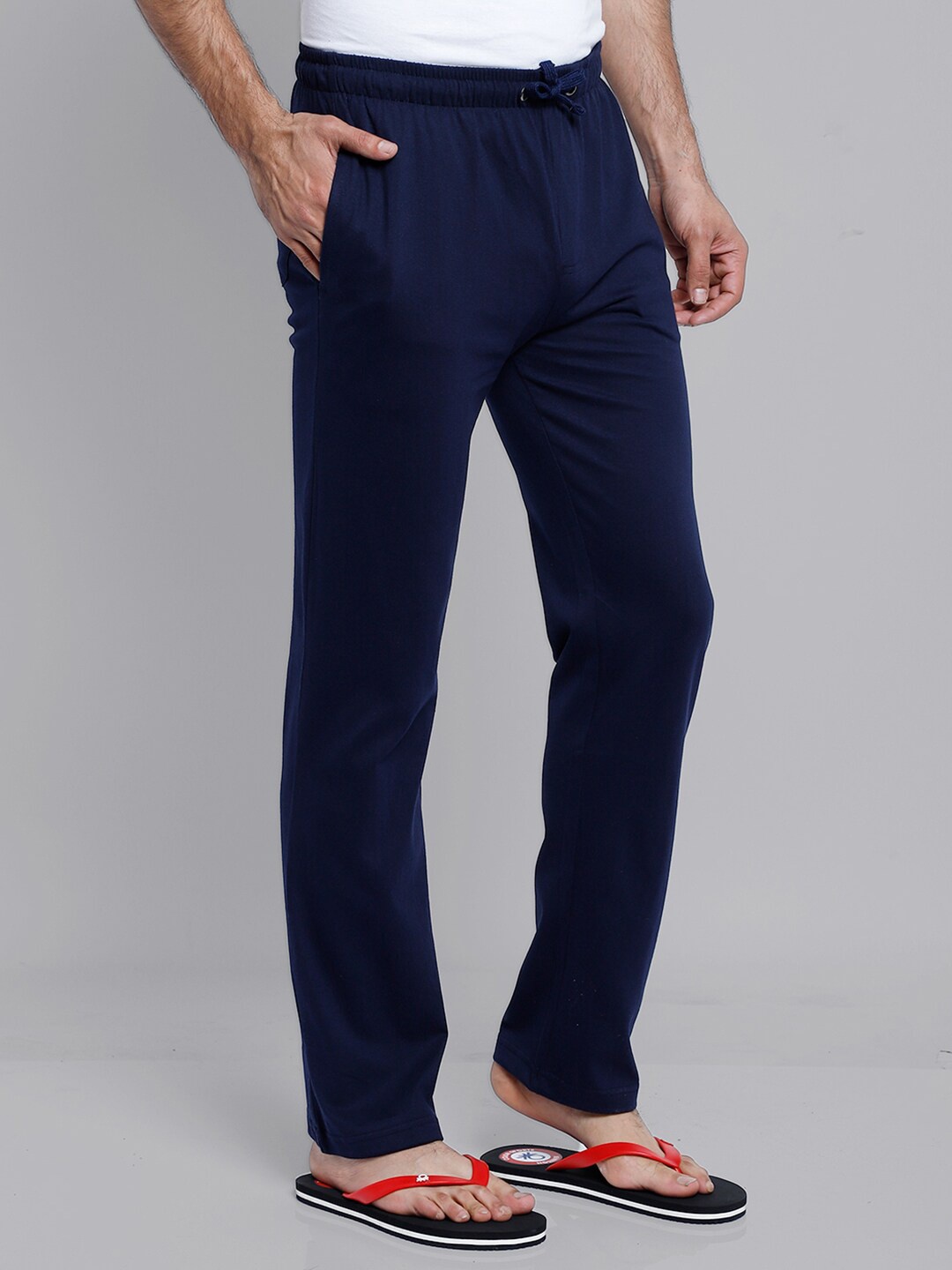 

Free Authority Men Navy Blue Captain America Featured Cotton Lounge Pants