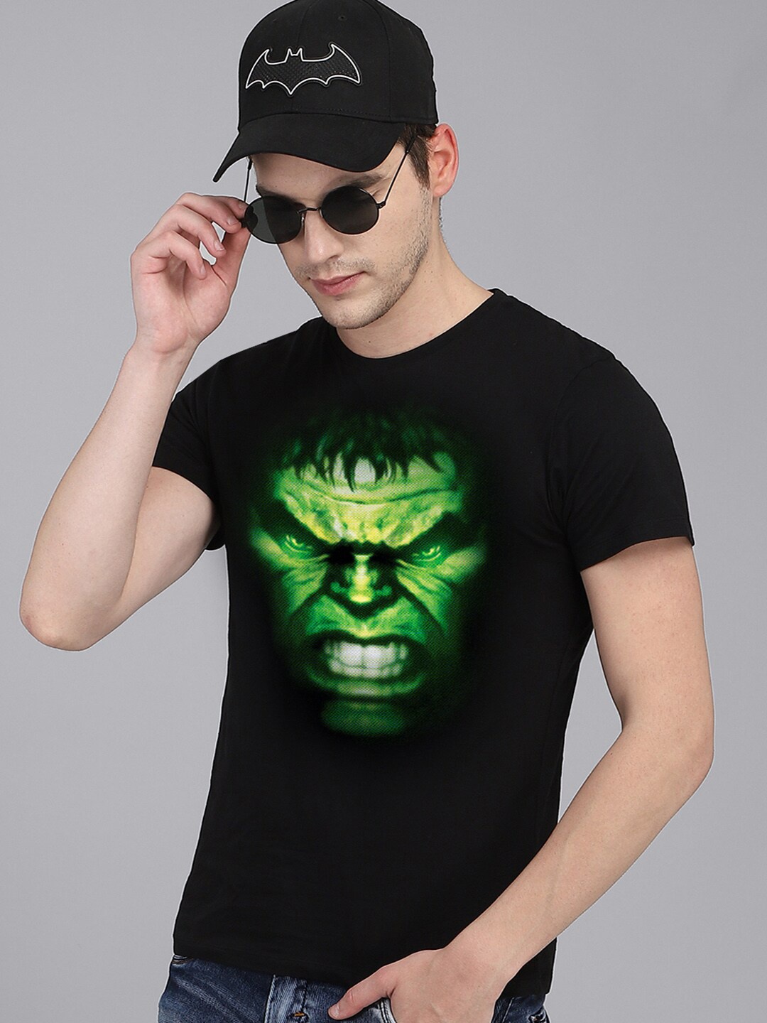 

Free Authority Men Black Hulk Featured Round Neck Tshirt