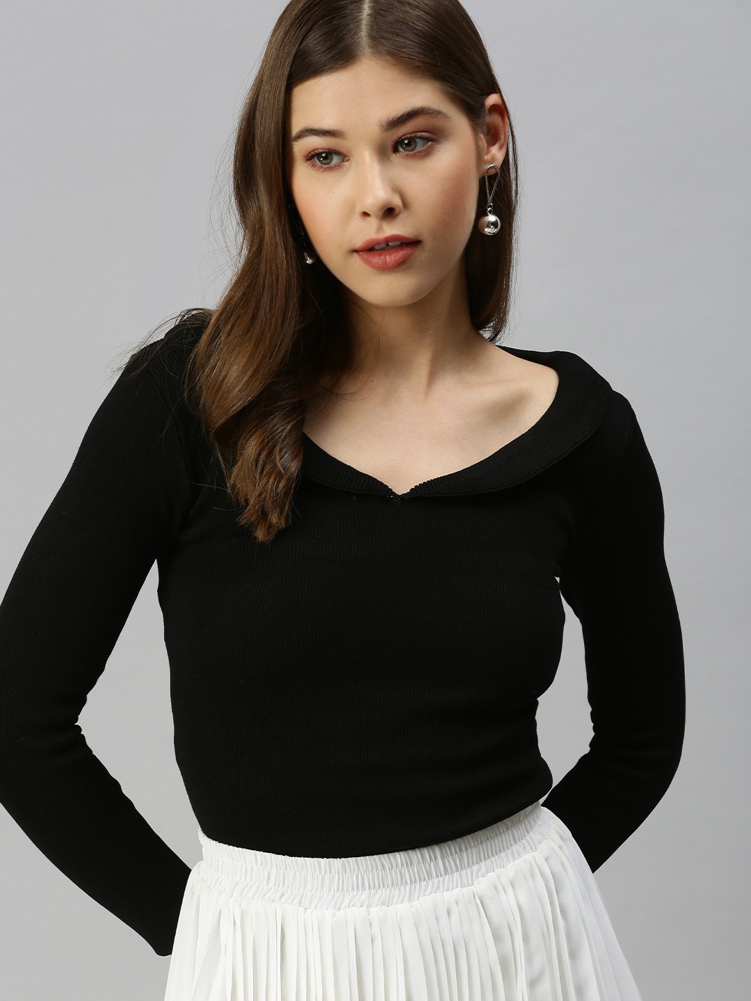 

SHOWOFF Black Peter Pan Collar Top