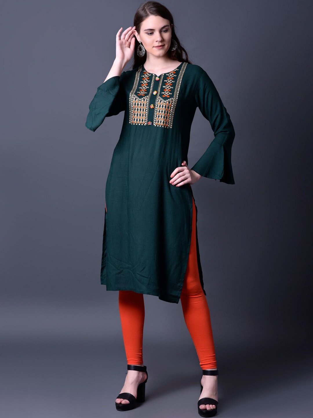 

Ziva Fashion Women Green Geometric Striped Flared Sleeves Gotta Patti Kurta