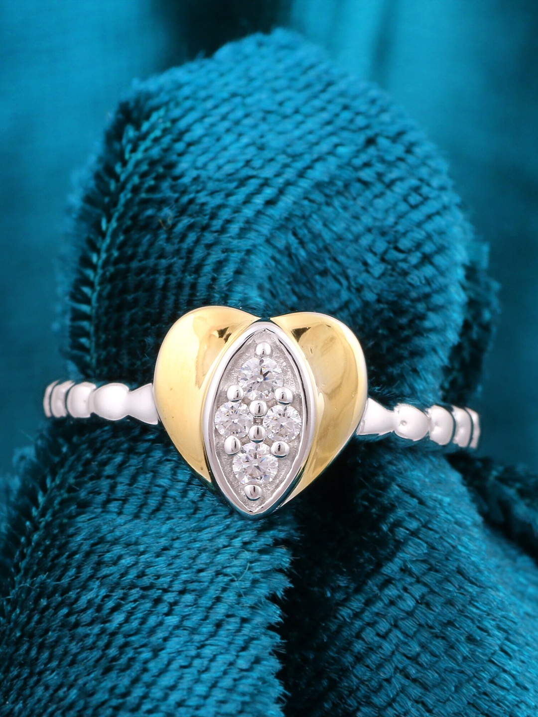 

Silgo 925 Sterling Silver Gold-Plated White CZ-Studded Finger Ring
