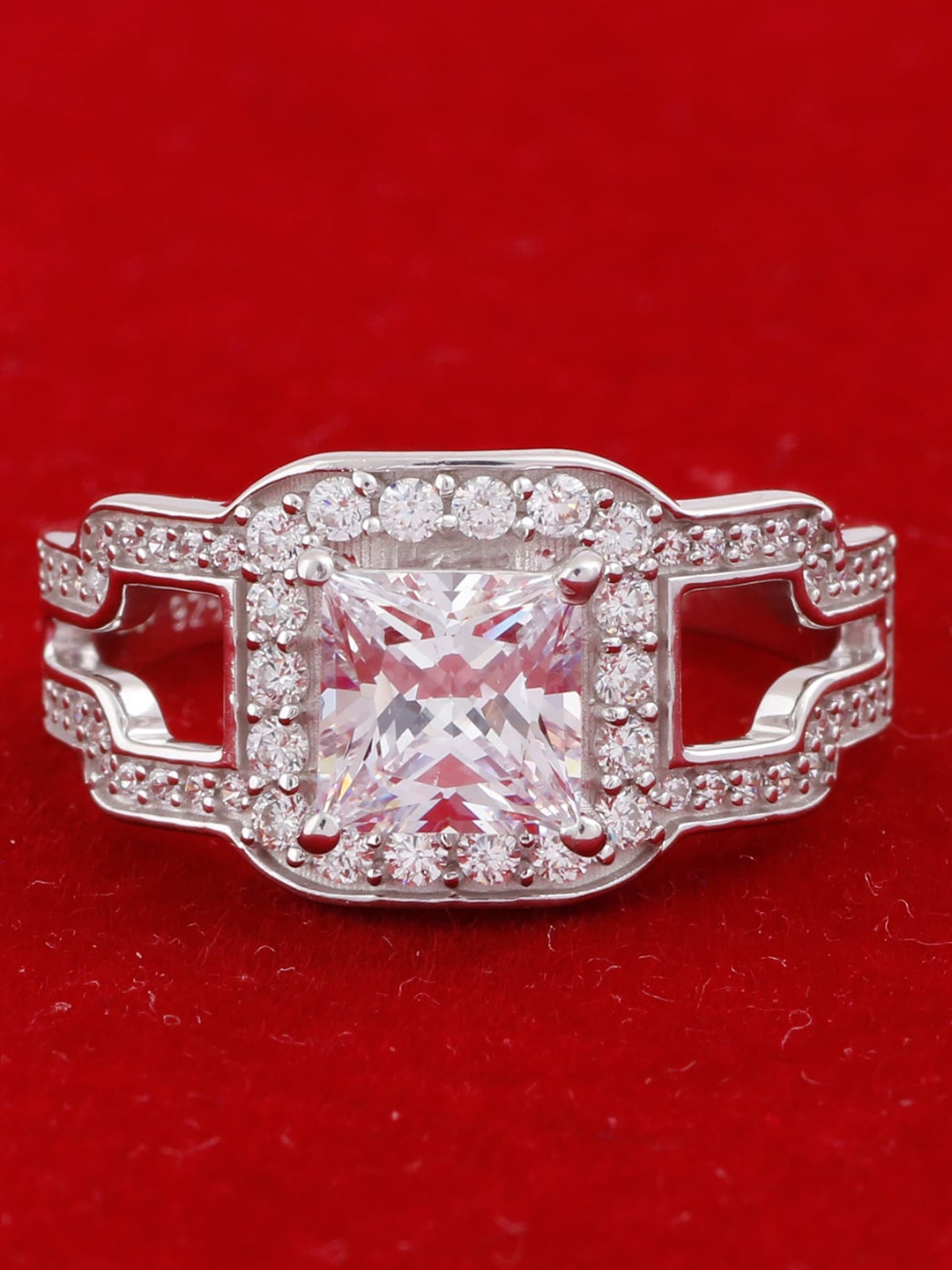 

Silgo Women 925 Sterling Silver Rhodium-Plated Studded Finger Ring