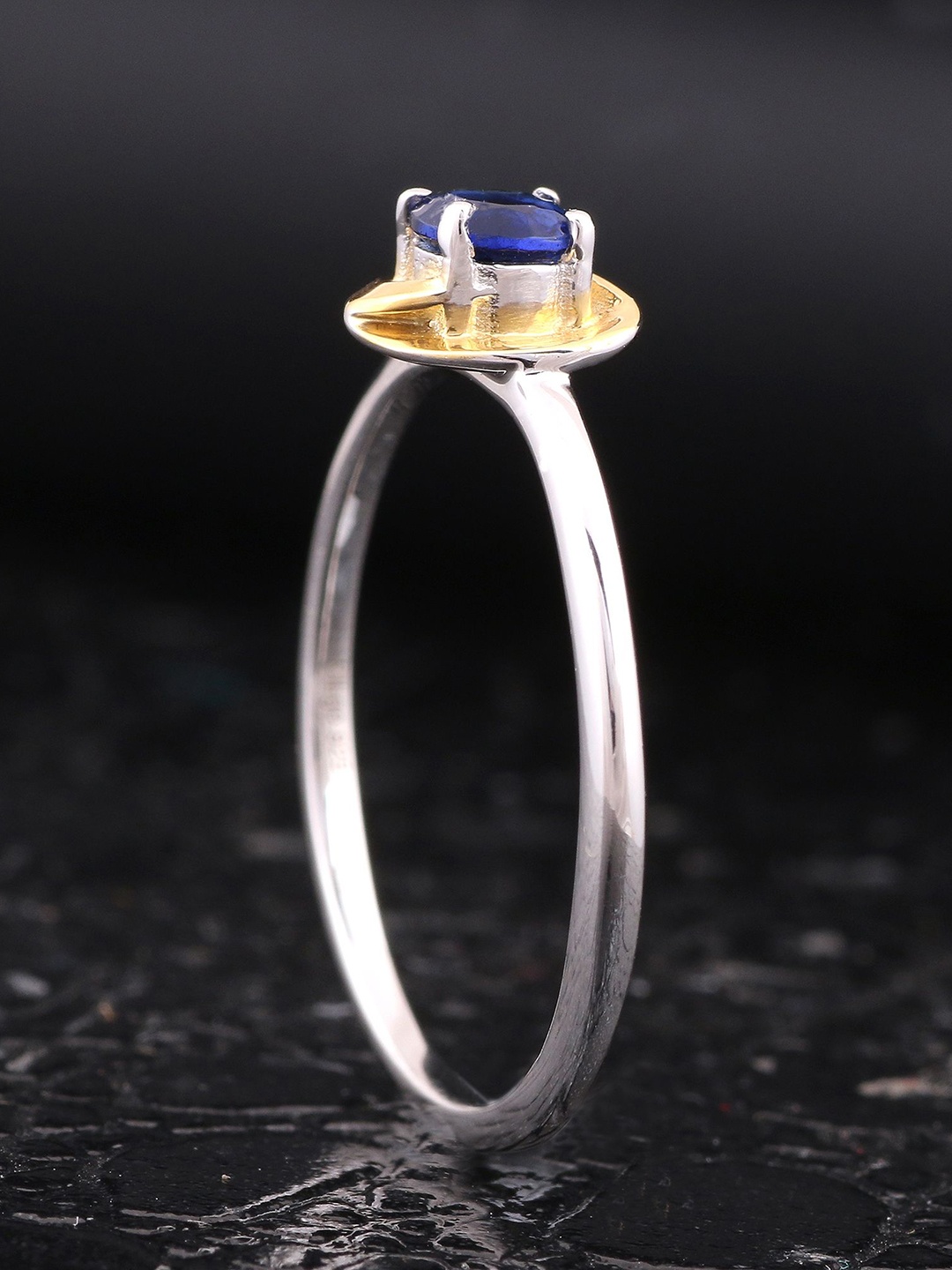 

Silgo Gold-Plated Blue Cubic Zirconia-Studded Finger Ring