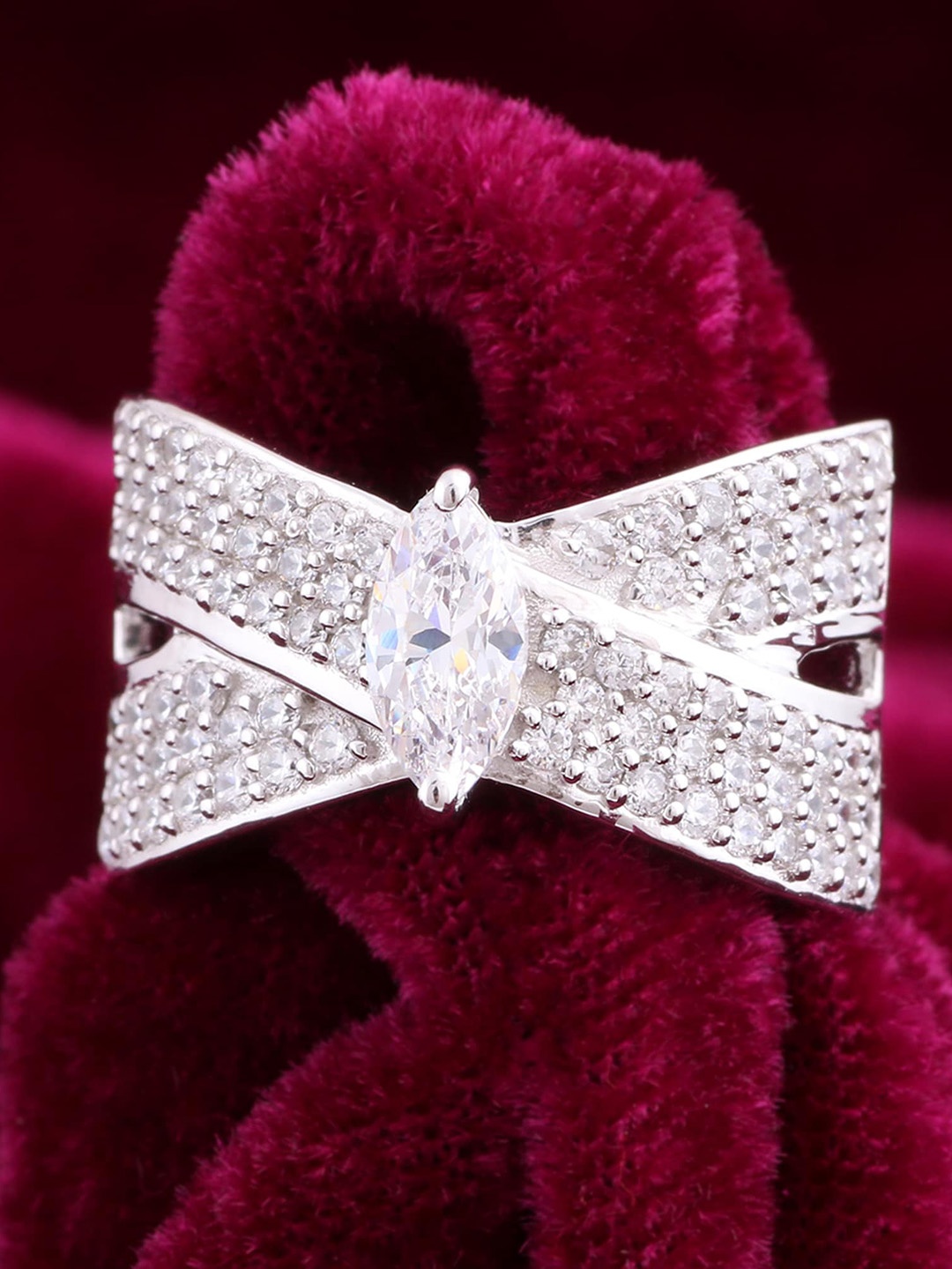 

Silgo 925 Sterling Silver Rhodium-Plated White CZ-Studded Finger Ring