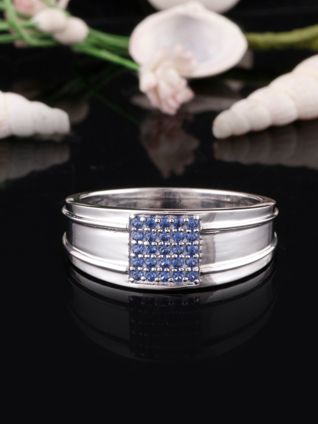 

Silgo 925 Sterling Silver Rhodium-Plated Blue CZ-Studded Finger Ring