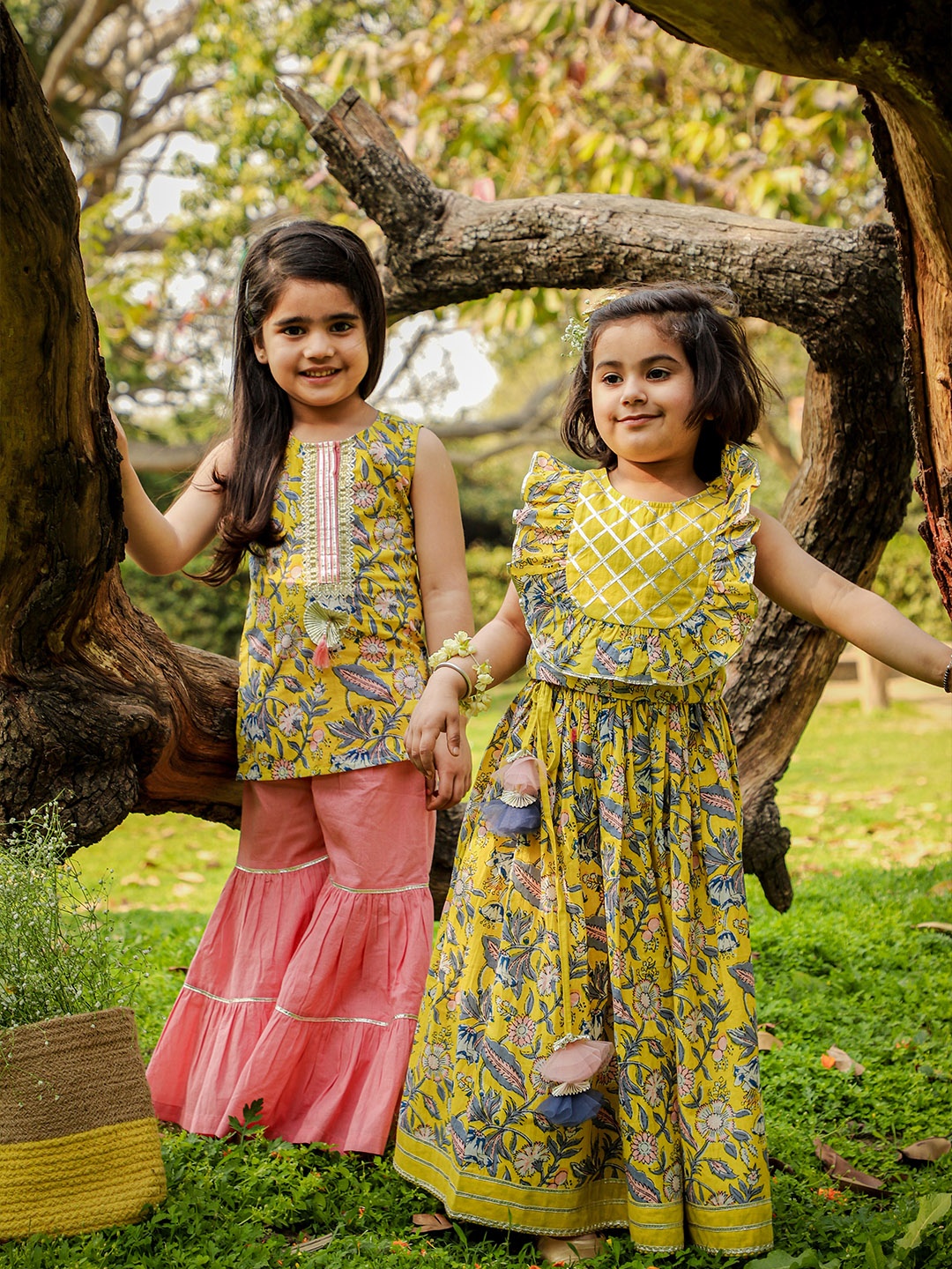 

LIL DRAMA Girls Yellow & Green Printed Ready to Wear Lehenga &