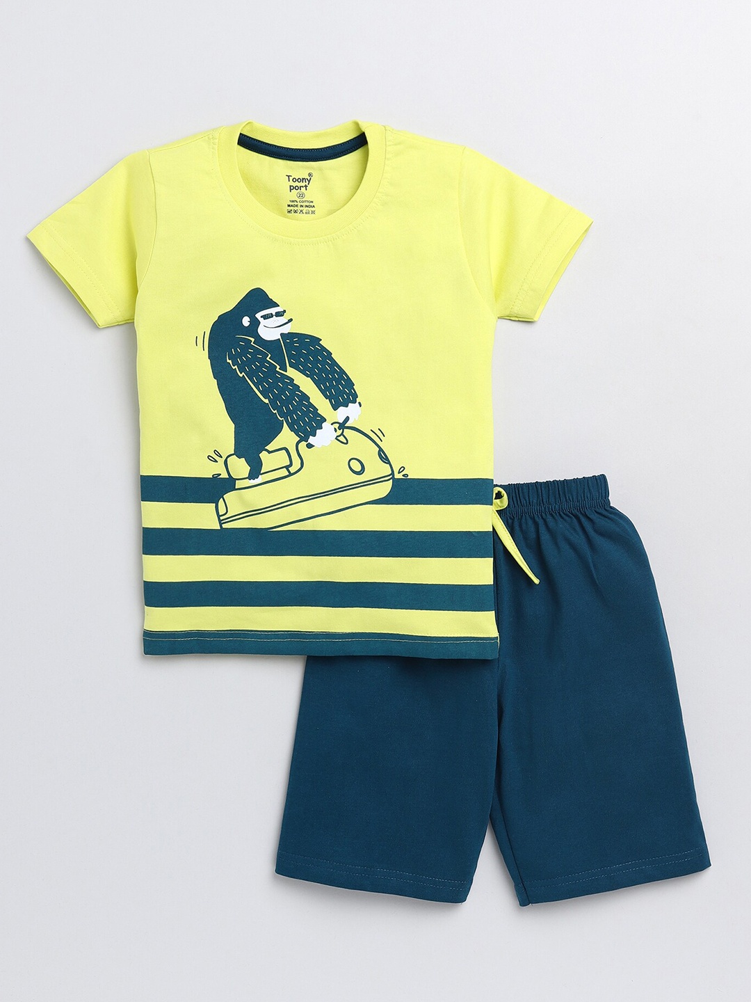 

Toonyport Boys Green Printed T-shirt with Shorts