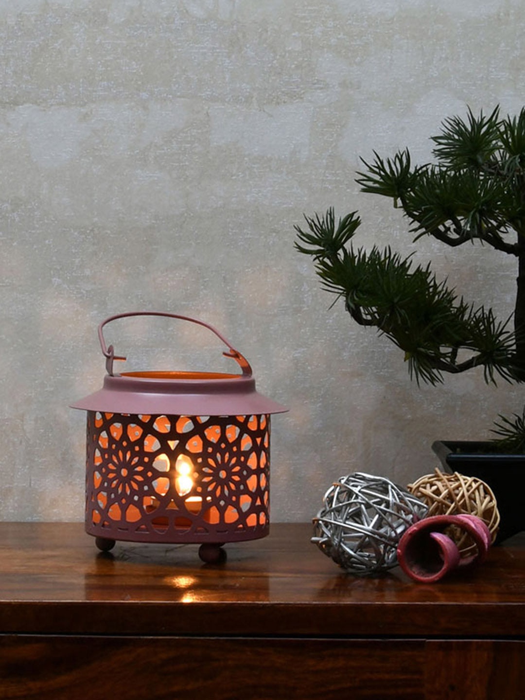 

Athome by Nilkamal Rose Gold-Coloured Flora Cutwork Candle Holders