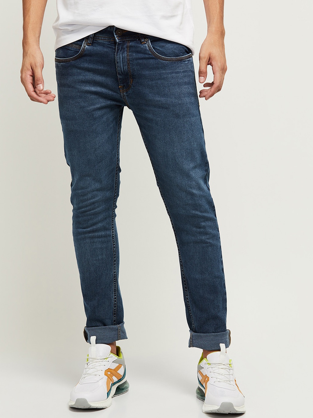 

max Men Blue Low Distress Light Fade Jeans