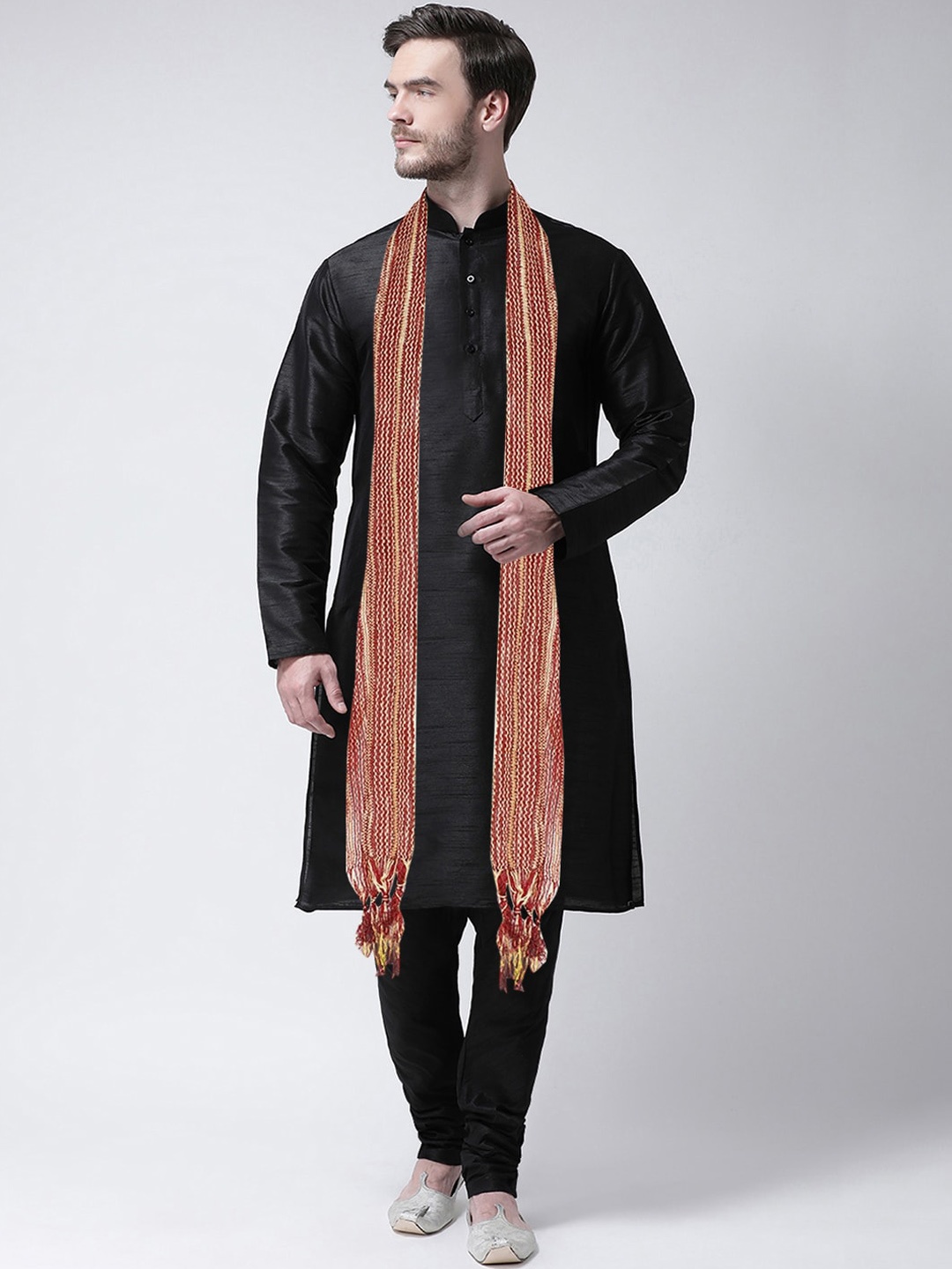 

SG LEMAN Men Black Layered Raw Silk Kurta with Churidar & With Dupatta