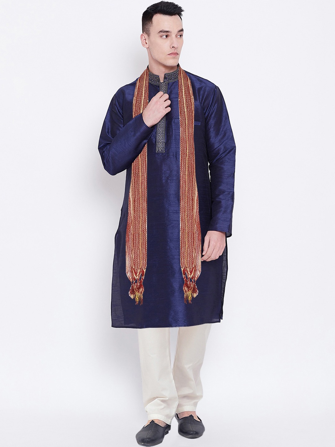 

SG LEMAN Men Navy Blue Raw Silk Kurta with Churidar