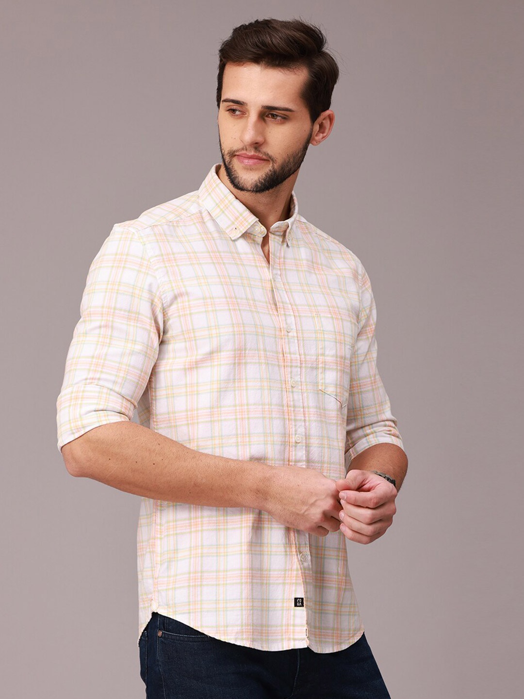 

FOGA Men White Classic Slim Fit Checked Casual Shirt