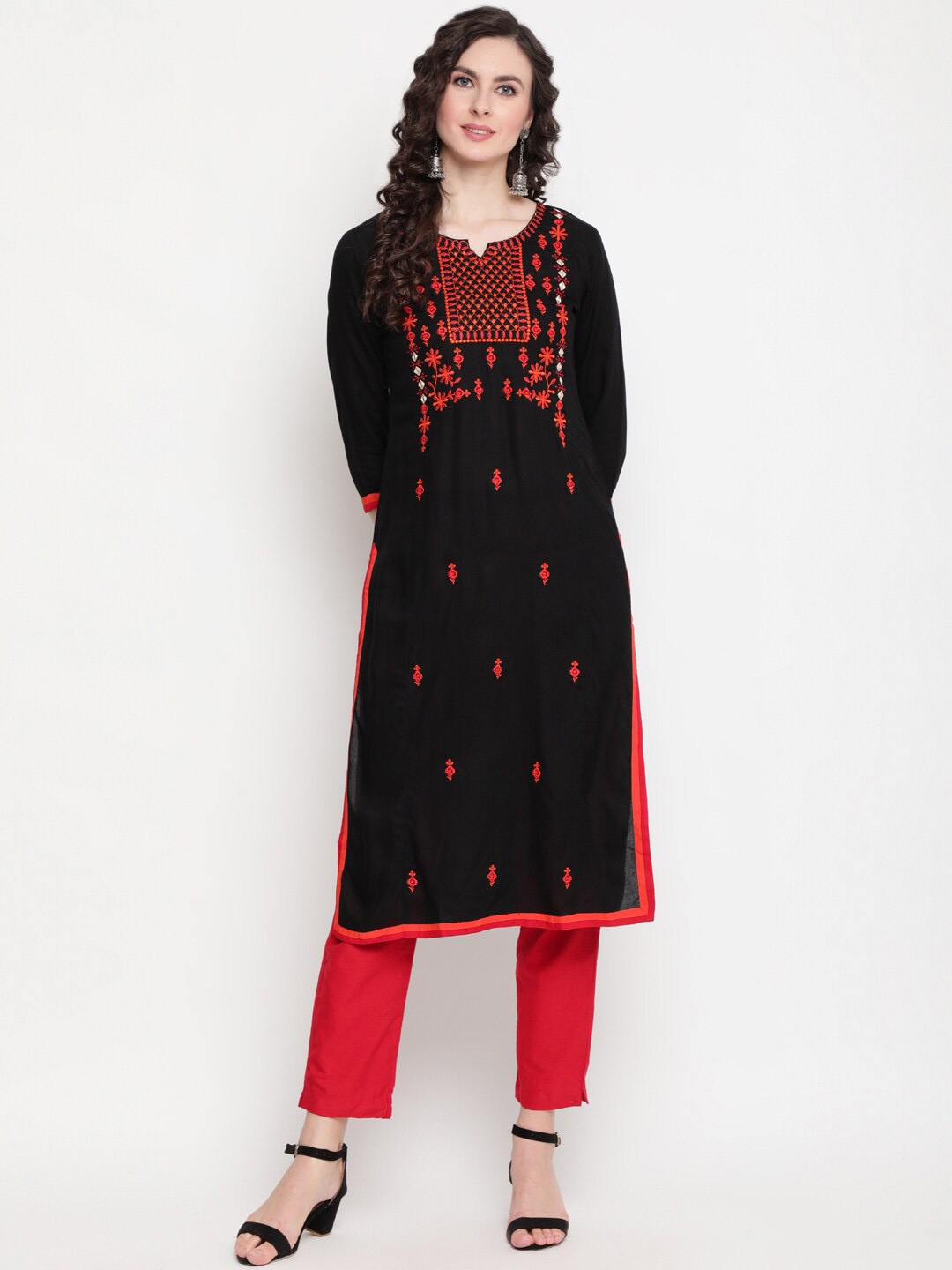 

KIMAYRA Women Black Embroidered Thread Work Kurta