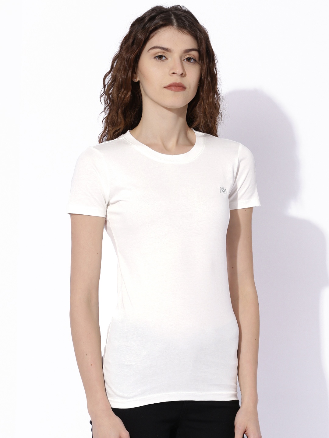 

Aeropostale Women White Solid Round Neck Pure Cotton T-shirt