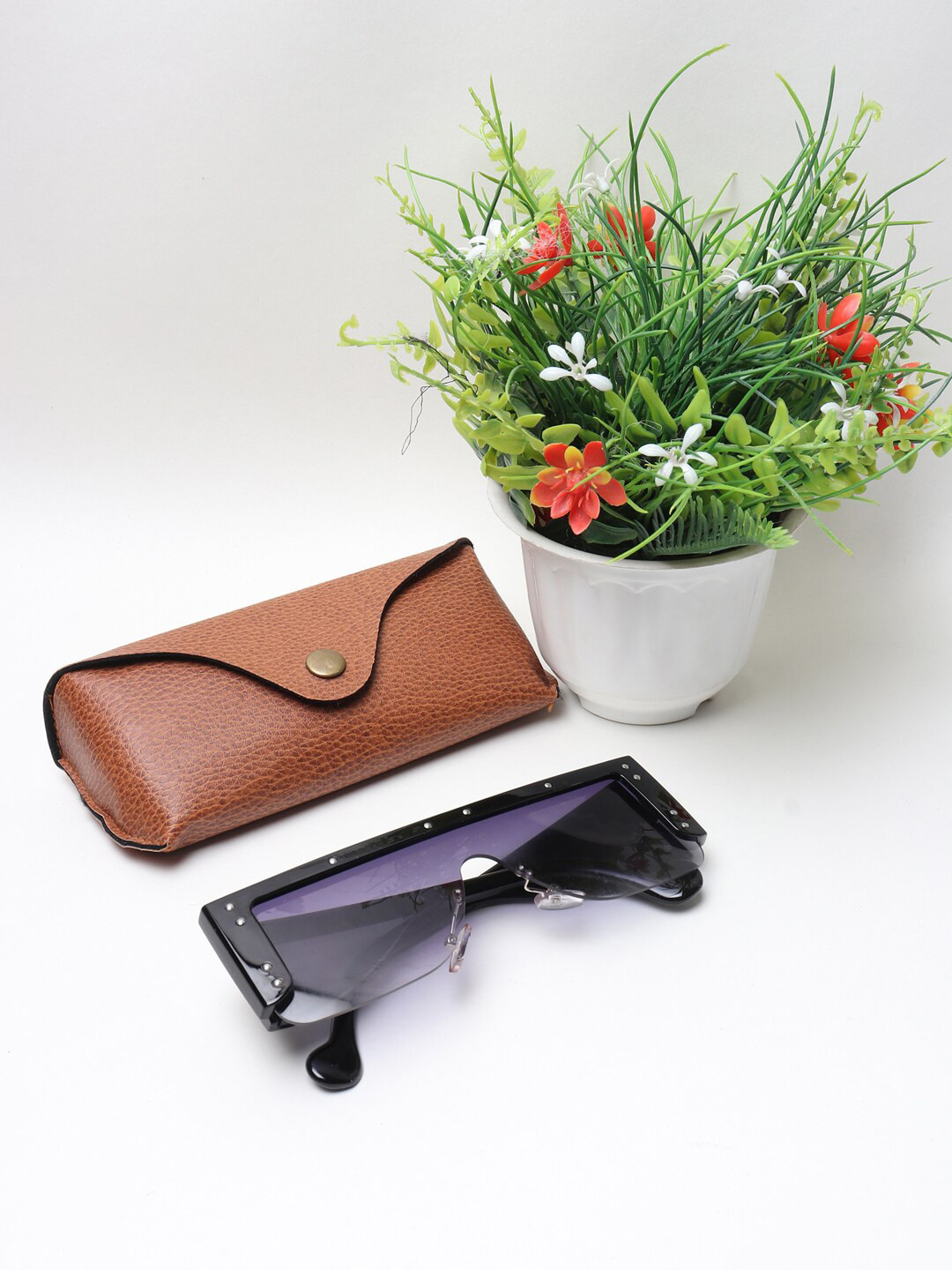 

CELEBRITY SUNGLASSES Unisex Purple Lens & Black Other Sunglasses with UV Protected Lens