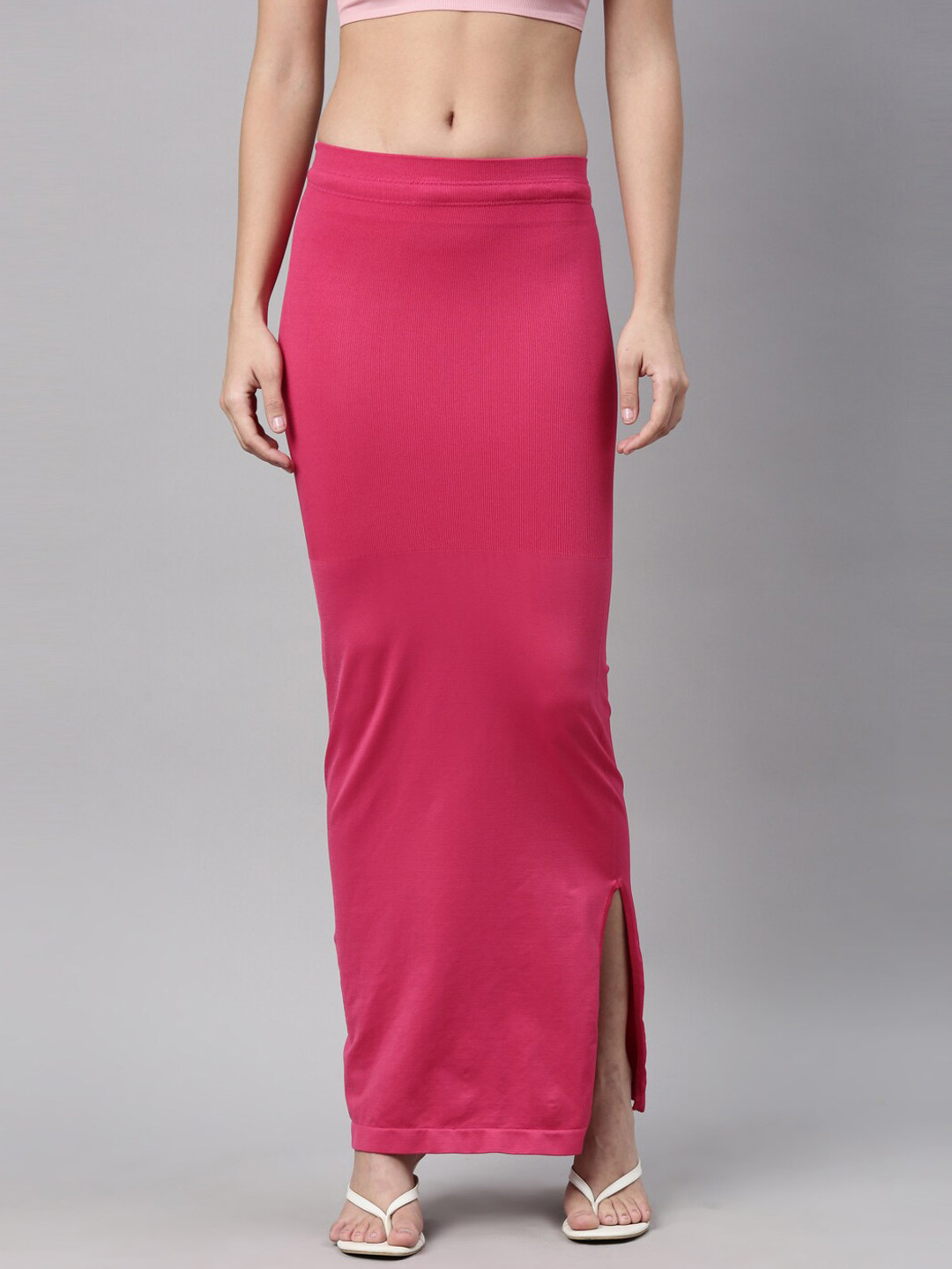 

GOLDSTROMS Women Fuchsia Pink Solid Saree Shapewear