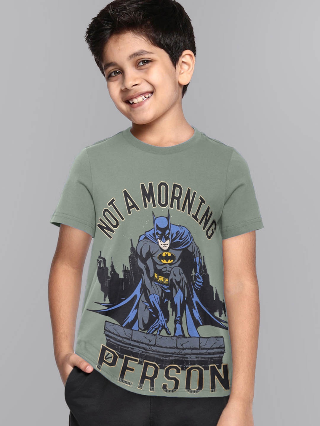 

Kids Ville Boys Green Batman Printed Raw Edge T-shirt