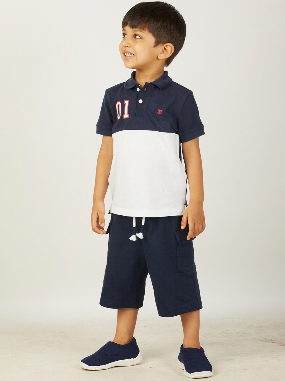 

Zalio Boys White & Blue T-shirt with Shorts