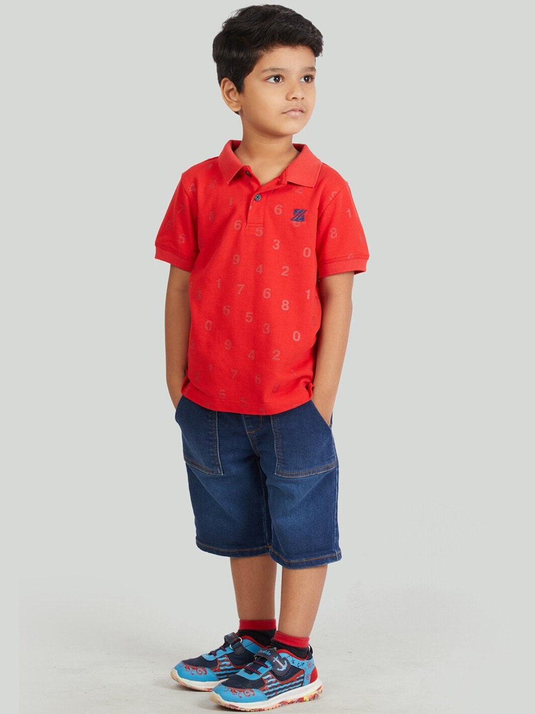 

Zalio Boys Red & Blue Printed T-shirt with Shorts