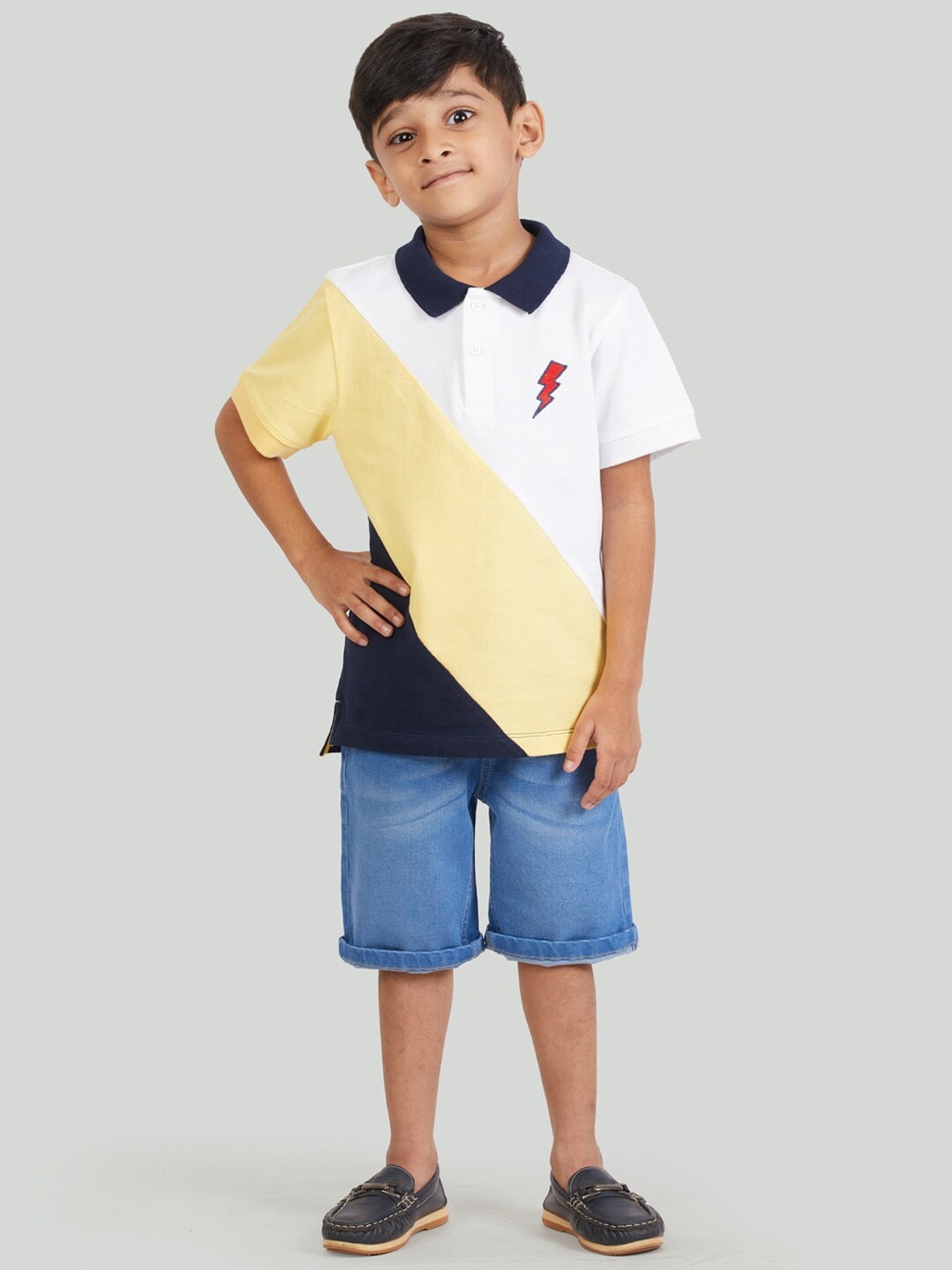 

Zalio Boys White & Yellow Printed T-shirt with Shorts