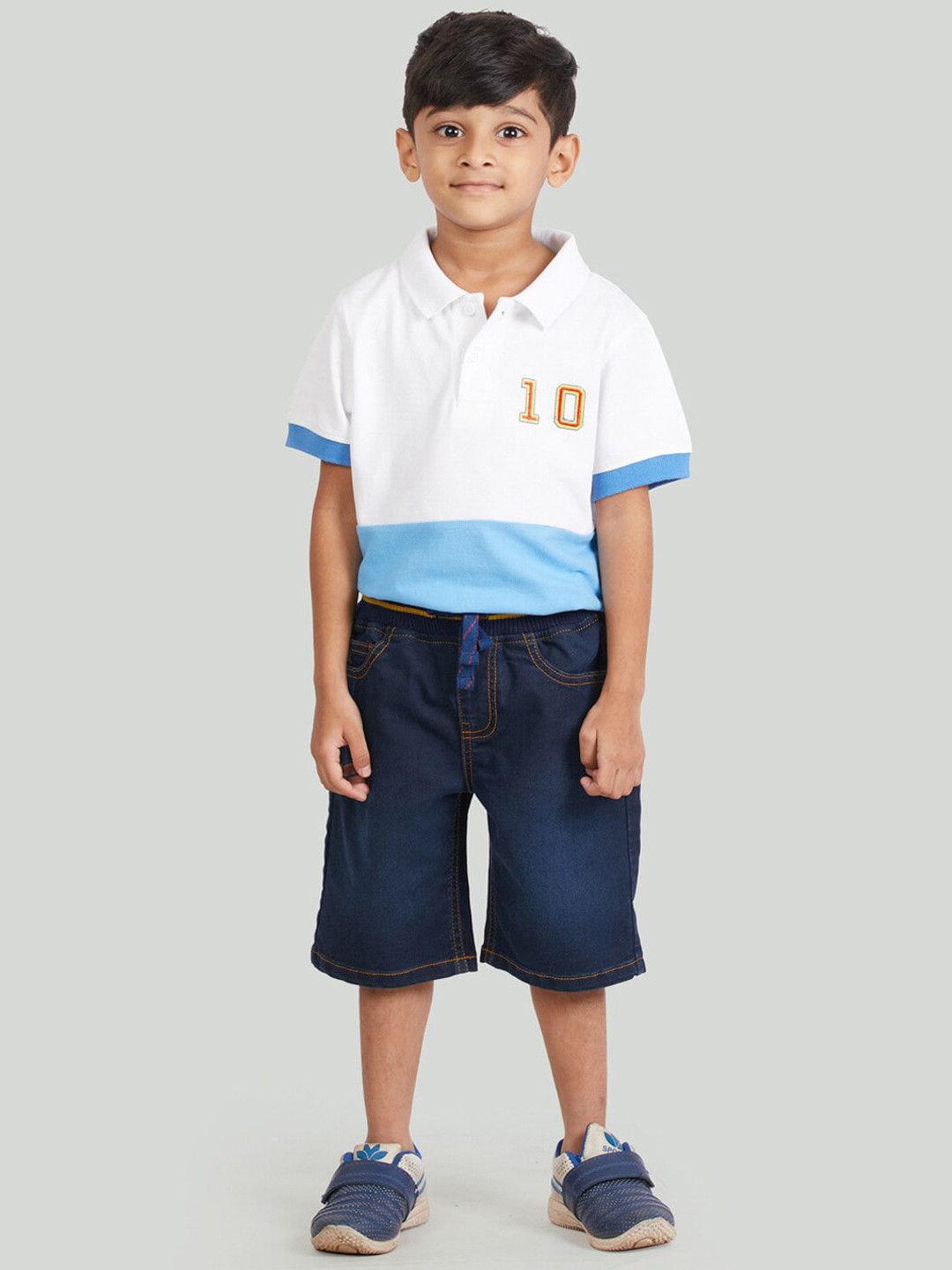 

Zalio Boys White & Blue Colourblocked T-shirt with Shorts