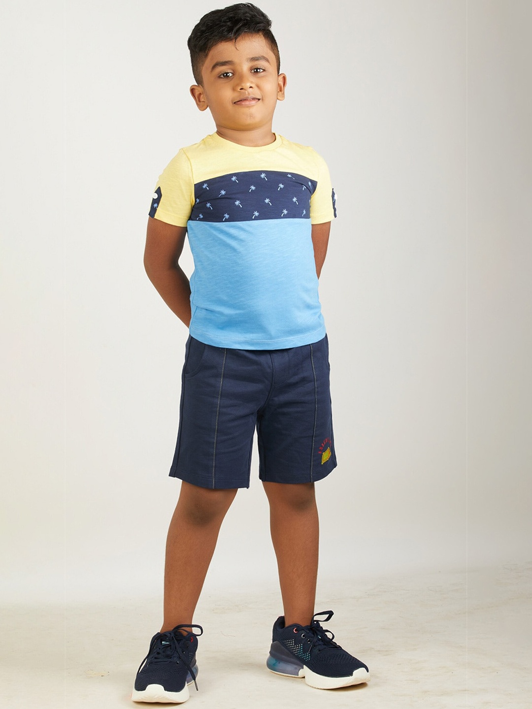 

Zalio Boys Yellow & Blue Printed T-shirt with Shorts