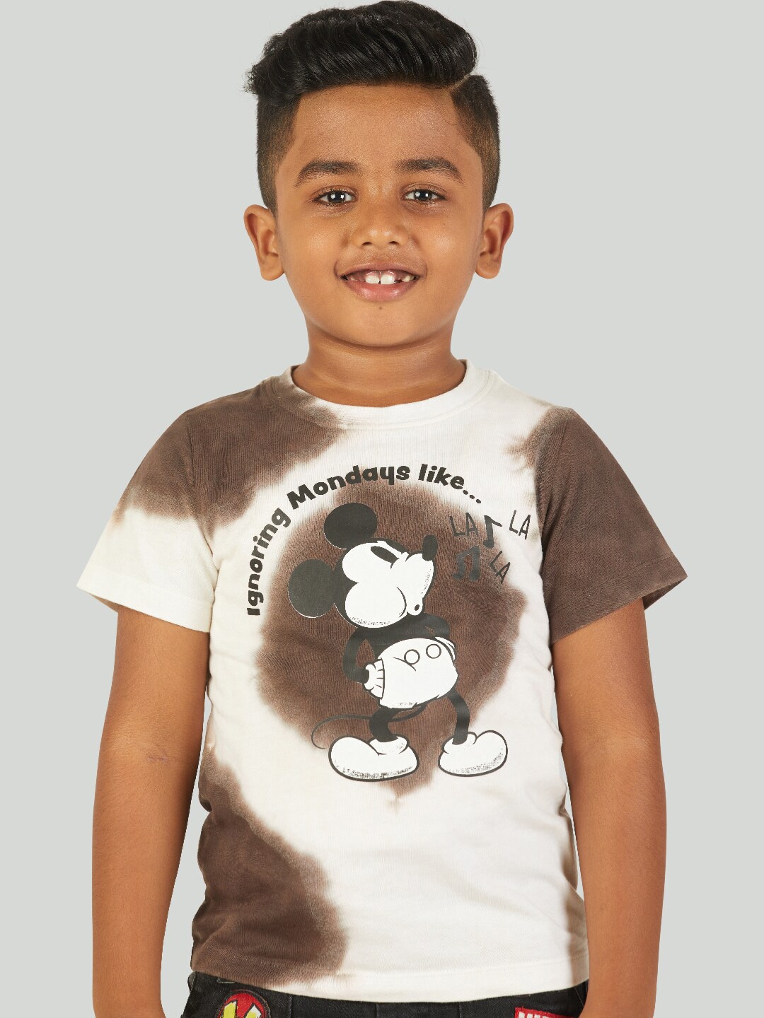

Zalio Boys Off White Mickey Mouse Printed T-shirt