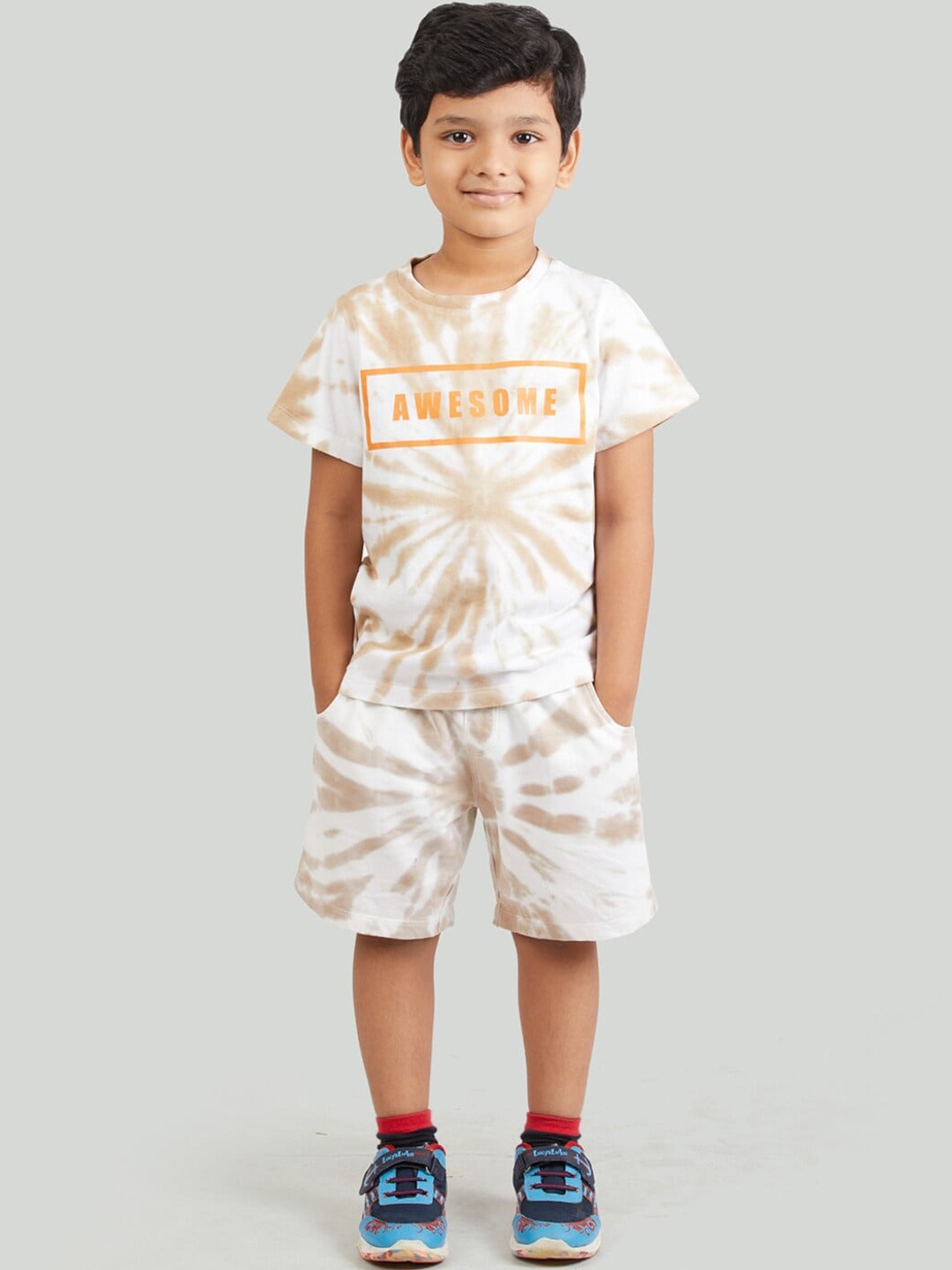 

Zalio Boys White & Brown Printed T-shirt with Shorts