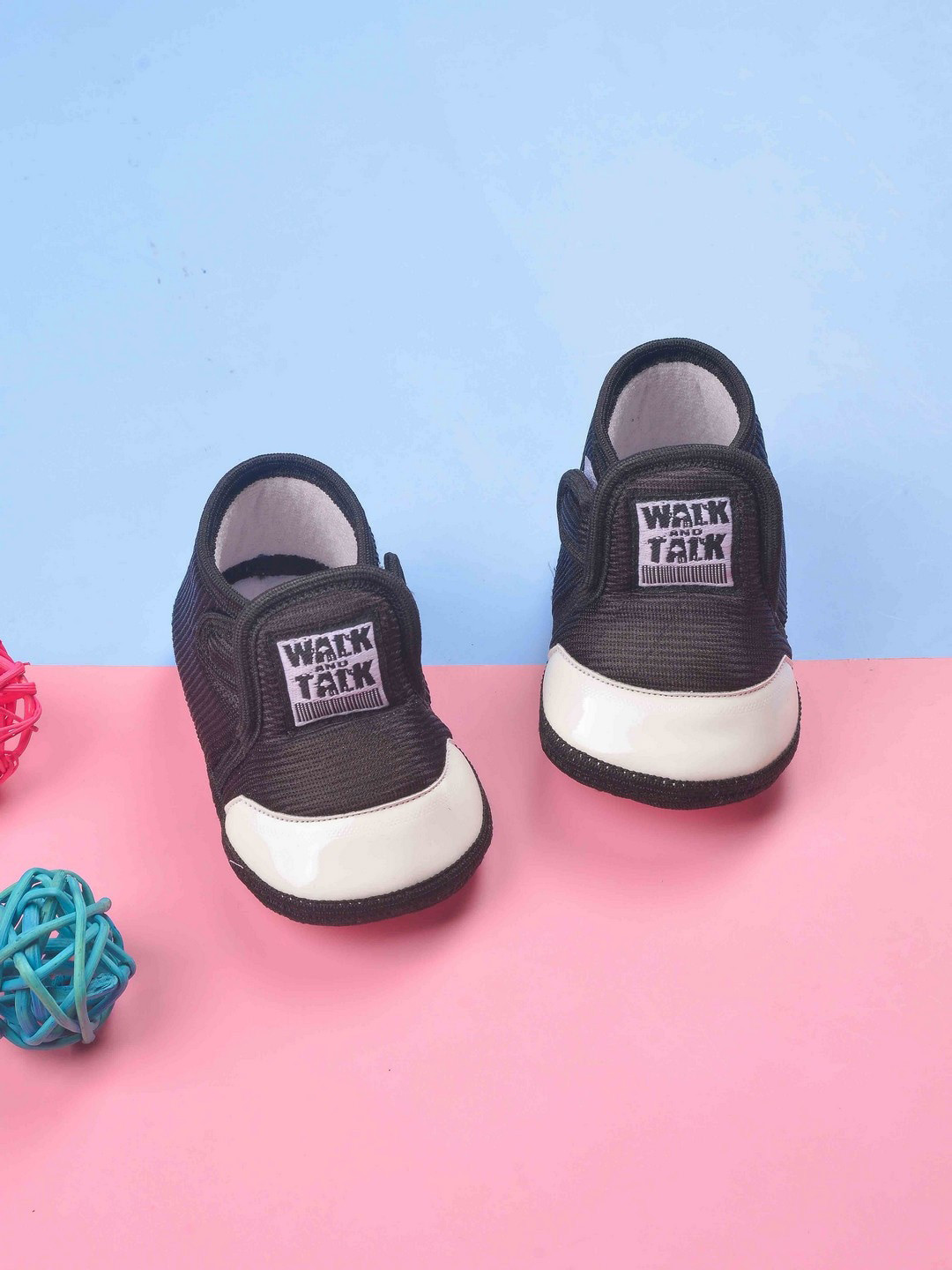 

POPLINS Unisex Infant Kids Black & White Solid Cotton Booties