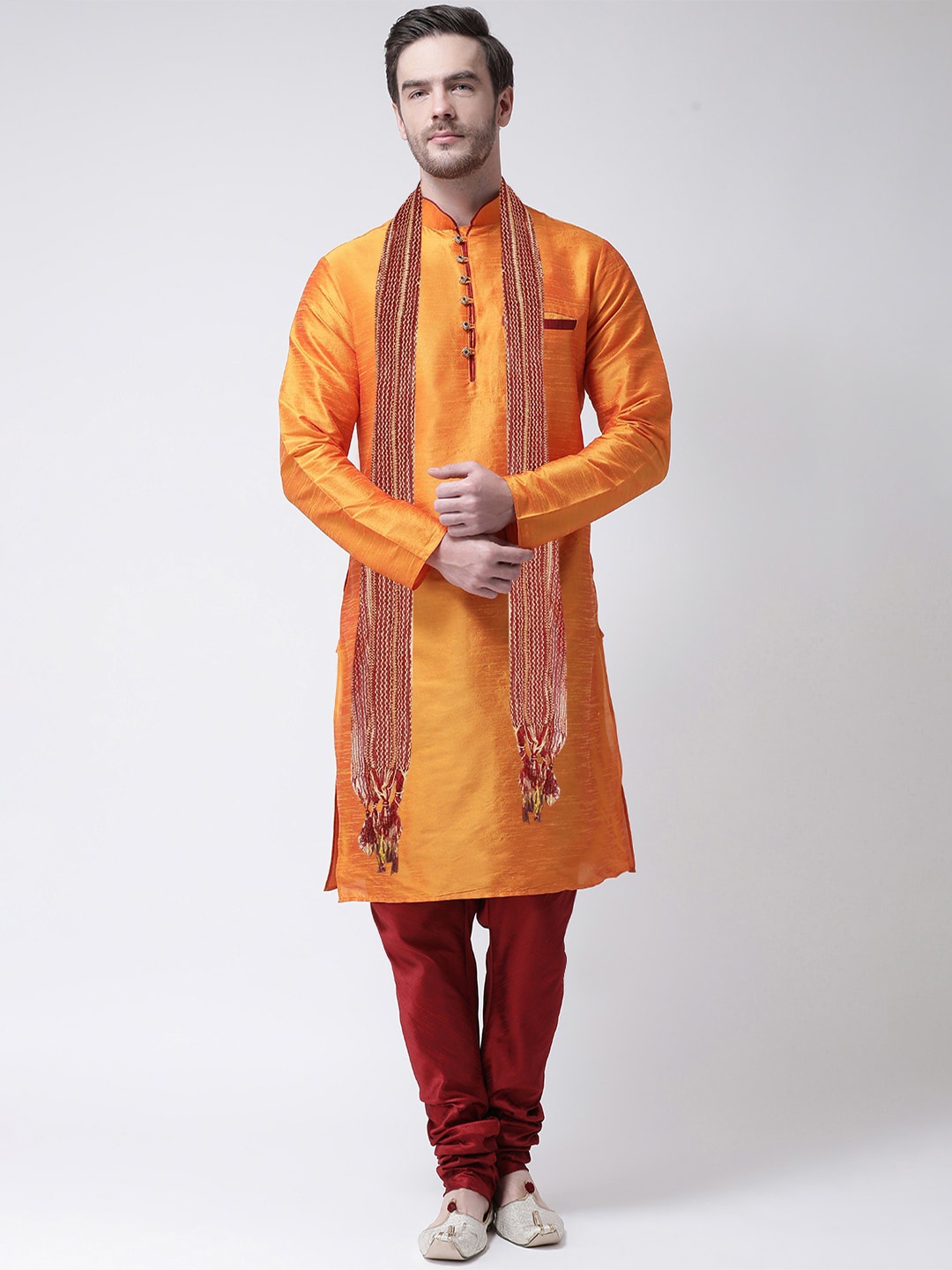 

SG LEMAN Men Yellow Raw Silk Kurta with Pyjamas