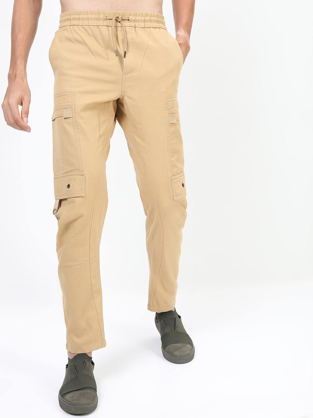 

HIGHLANDER Men Beige Easy Wash Cargos Trousers
