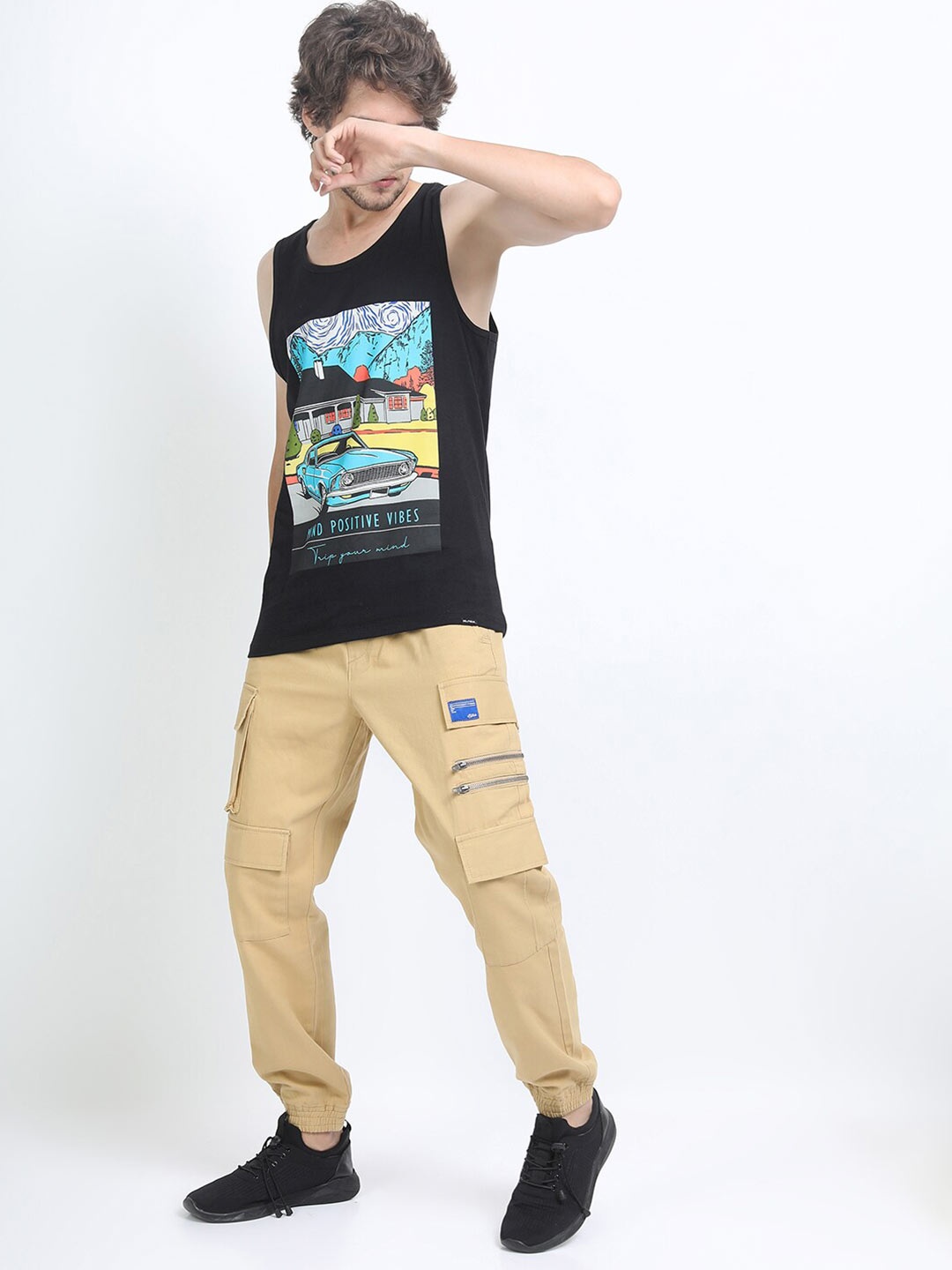 

HIGHLANDER Men Black Printed Raw Edge Slim Fit T-shirt